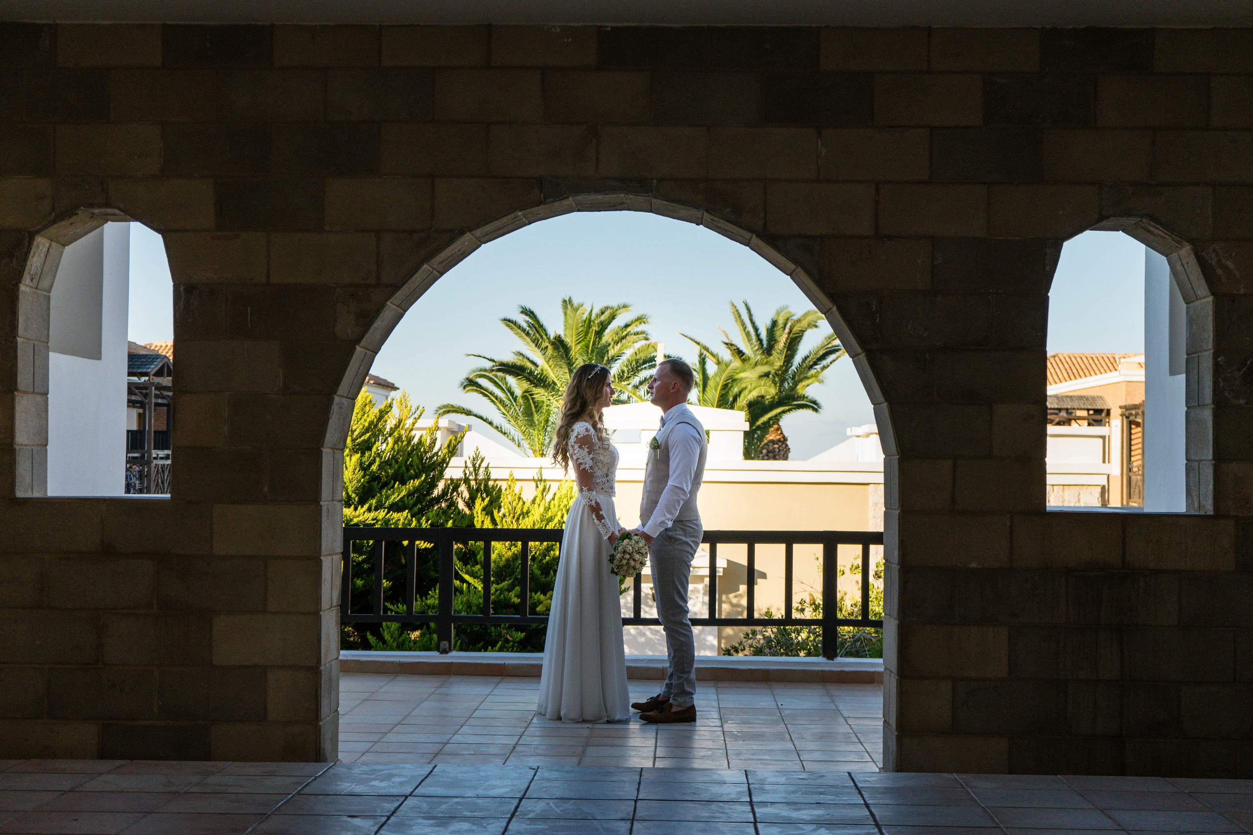 Wedding Archives start 2014. Photographe vidéaste à Santorin|Séances photos de Robe volante Santorin|