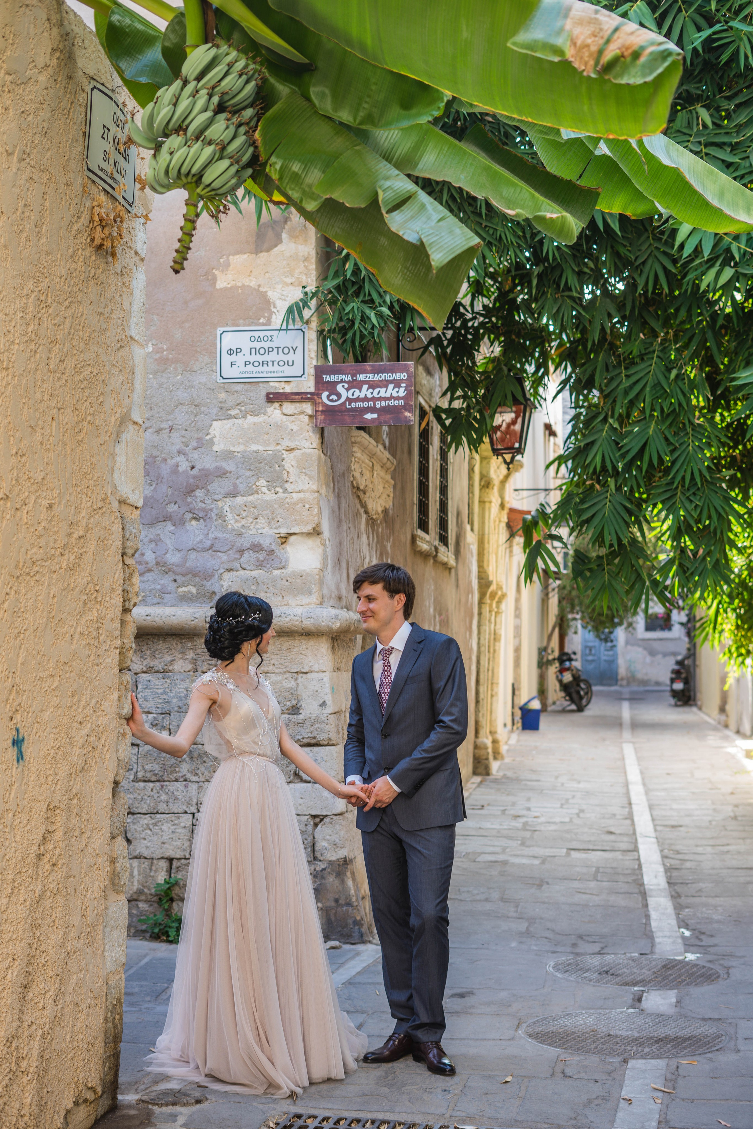 Wedding Archives start 2014. Photographe vidéaste à Santorin|Séances photos de Robe volante Santorin|