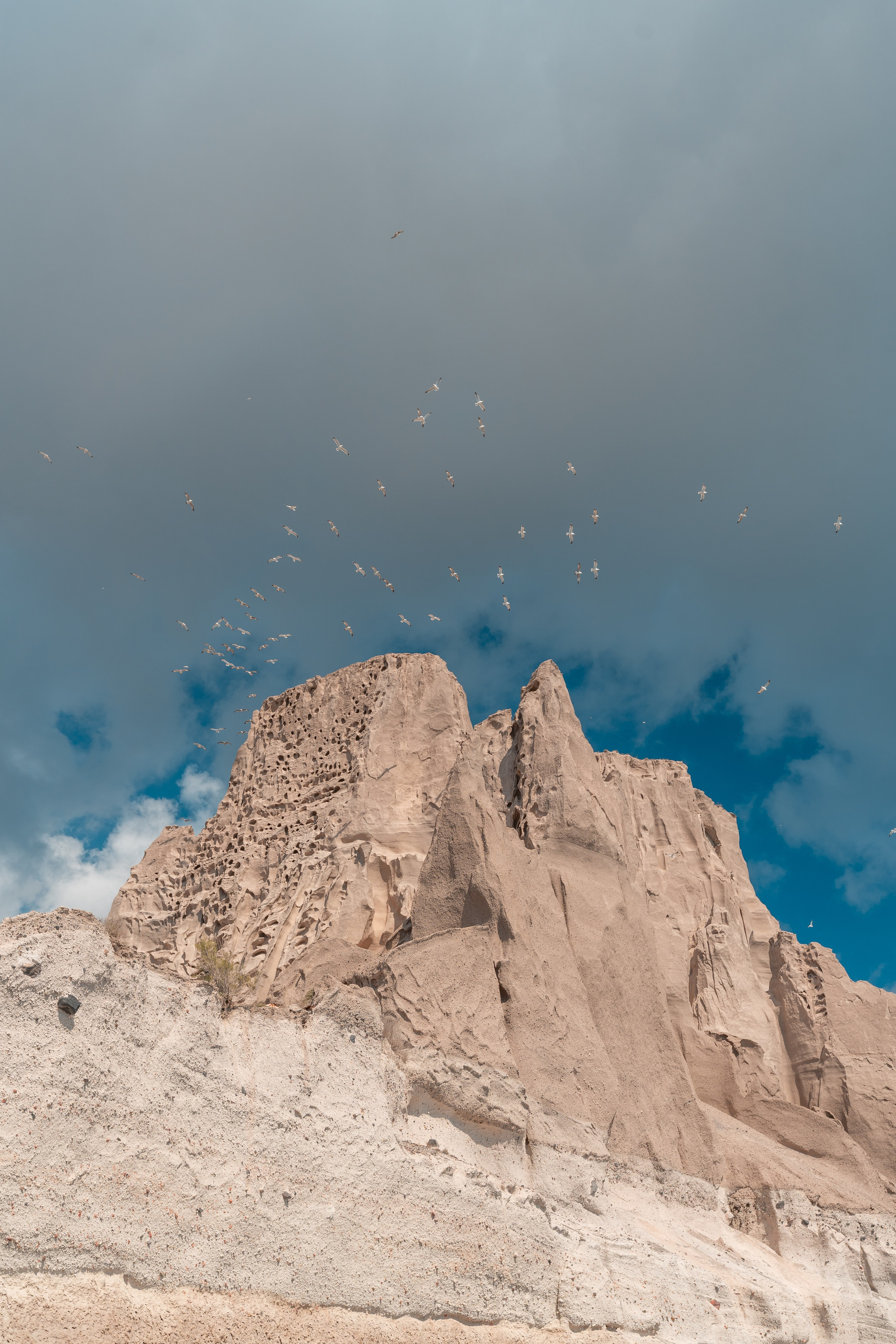 Photoshoot locations in Santorini, photo by SokoLOVE. Photographer in Santorini SokoLOVE Alex| Flying Dress Santorini