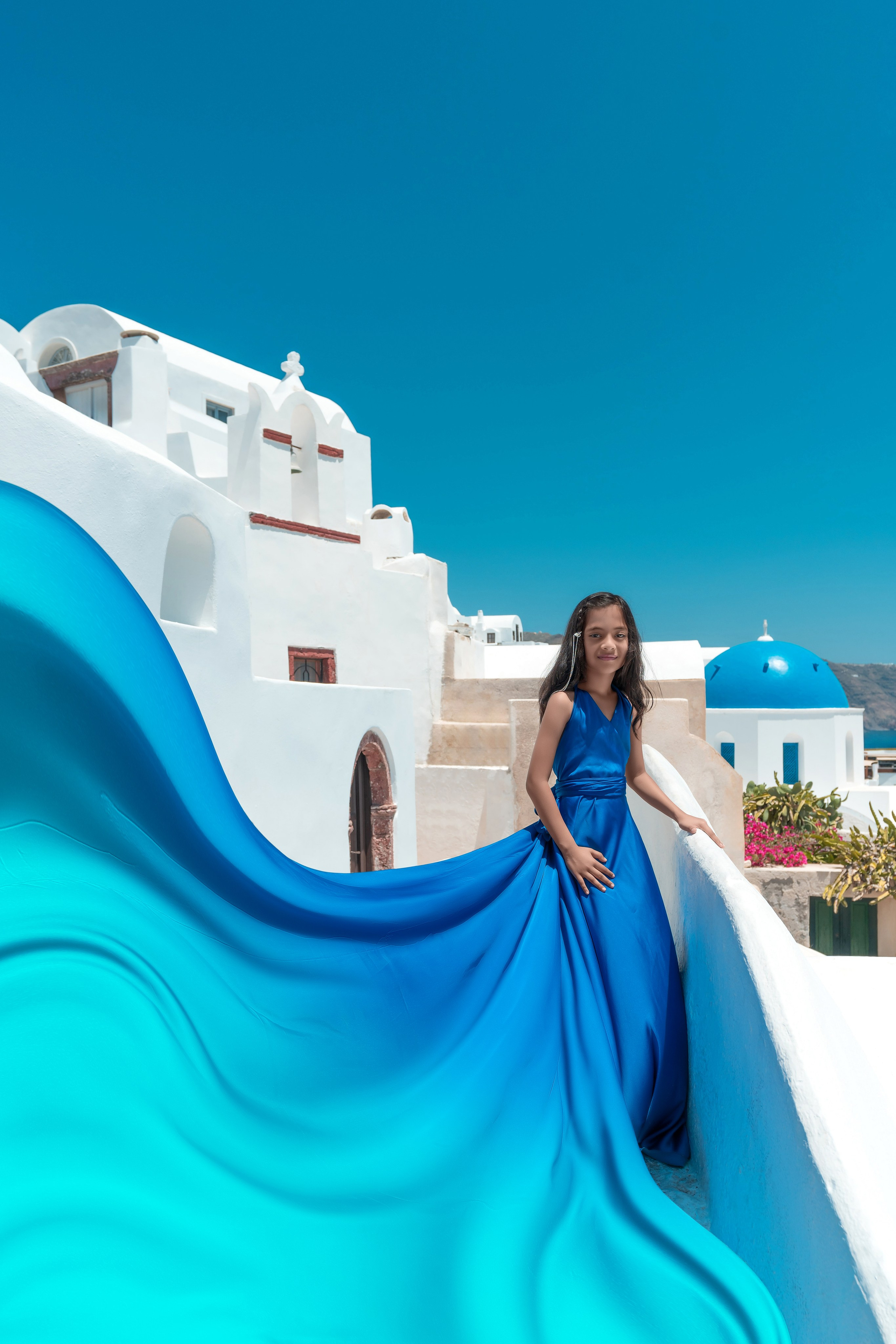 KIDS-2. Kids Royal Blue 6-12 yers |rent price 50 euro. Photographe vidéaste à Santorin|Séances photos de Robe volante Santorin|
