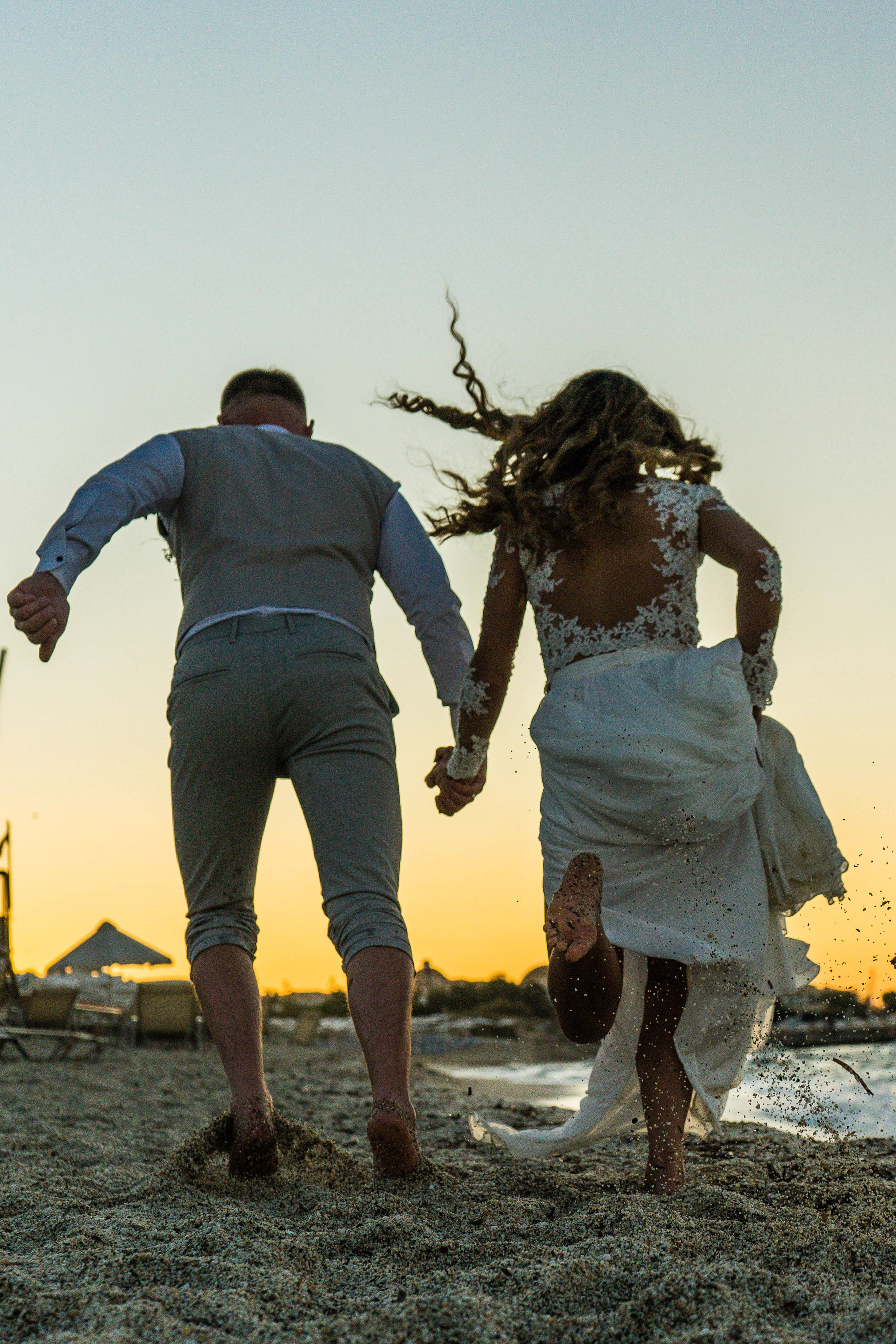 Wedding Archives start 2014. Photographe vidéaste à Santorin|Séances photos de Robe volante Santorin|