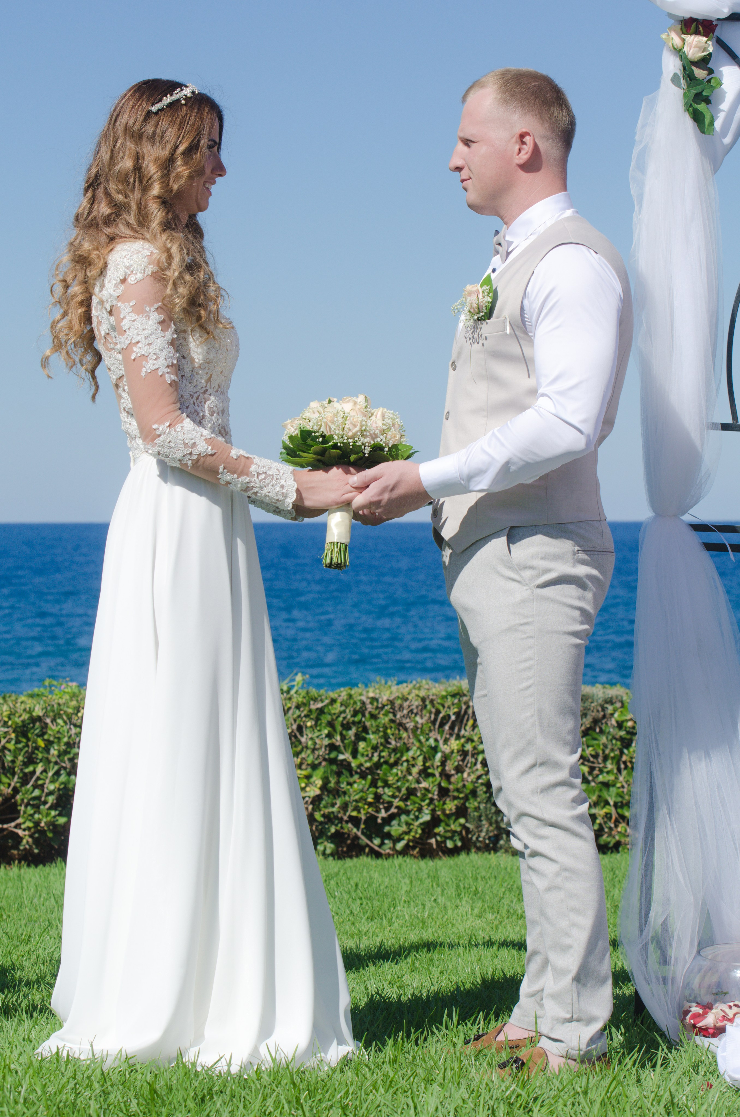 Wedding Archives start 2014. Photographe vidéaste à Santorin|Séances photos de Robe volante Santorin|