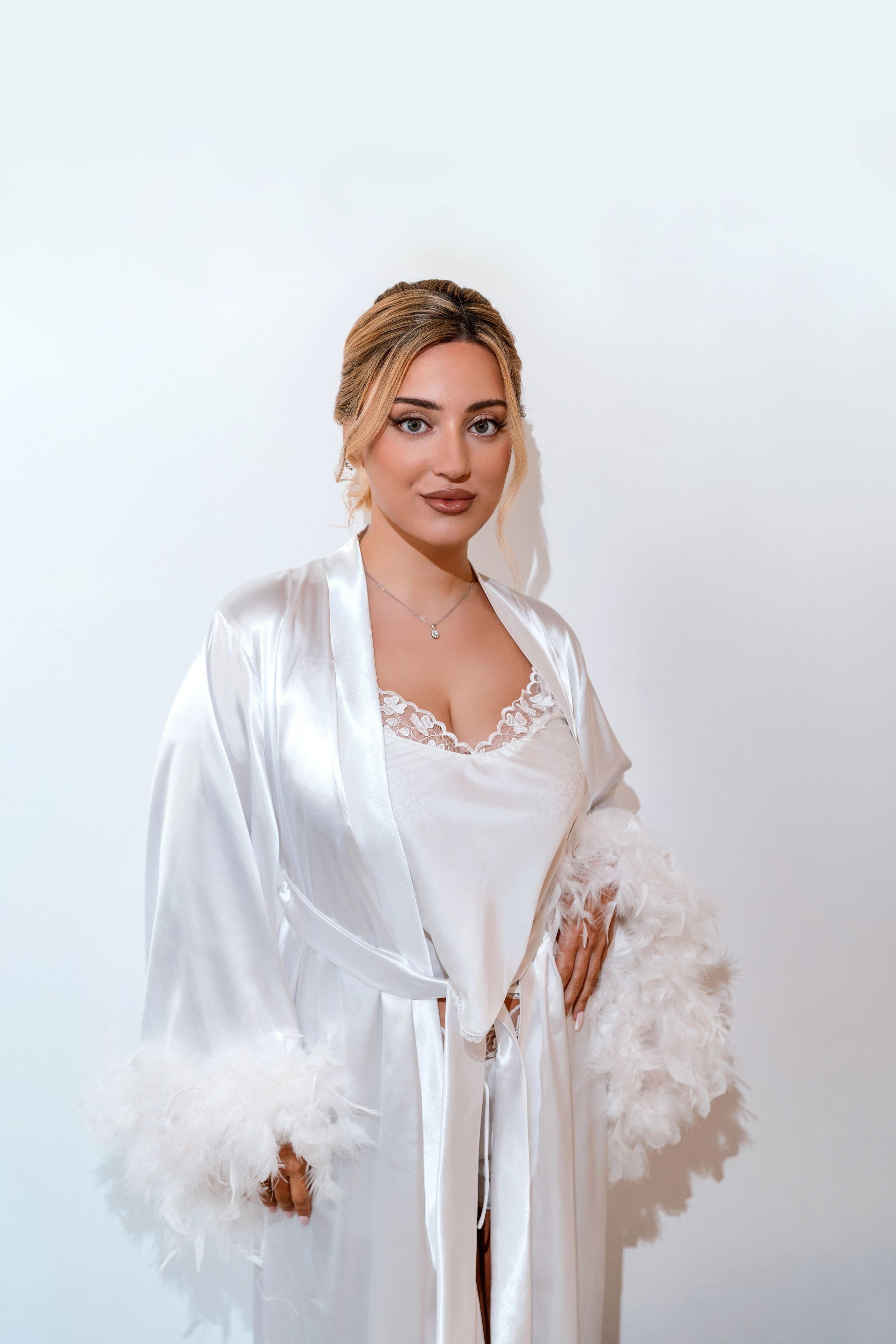 Santorini Wedding Photographer & Drone Video. Photographe vidéaste à Santorin|Séances photos de Robe volante Santorin|