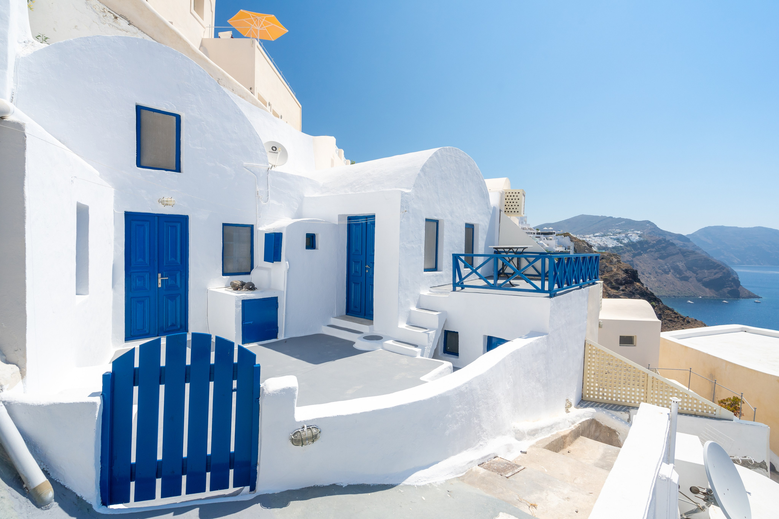 Photoshoot locations in Santorini, photo by SokoLOVE. Photographer in Santorini SokoLOVE Alex| Flying Dress Santorini