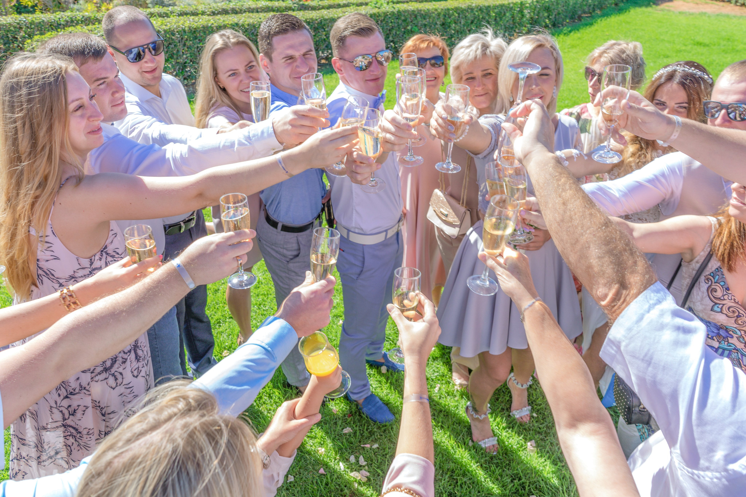 Wedding Archives start 2014. Photographe vidéaste à Santorin|Séances photos de Robe volante Santorin|