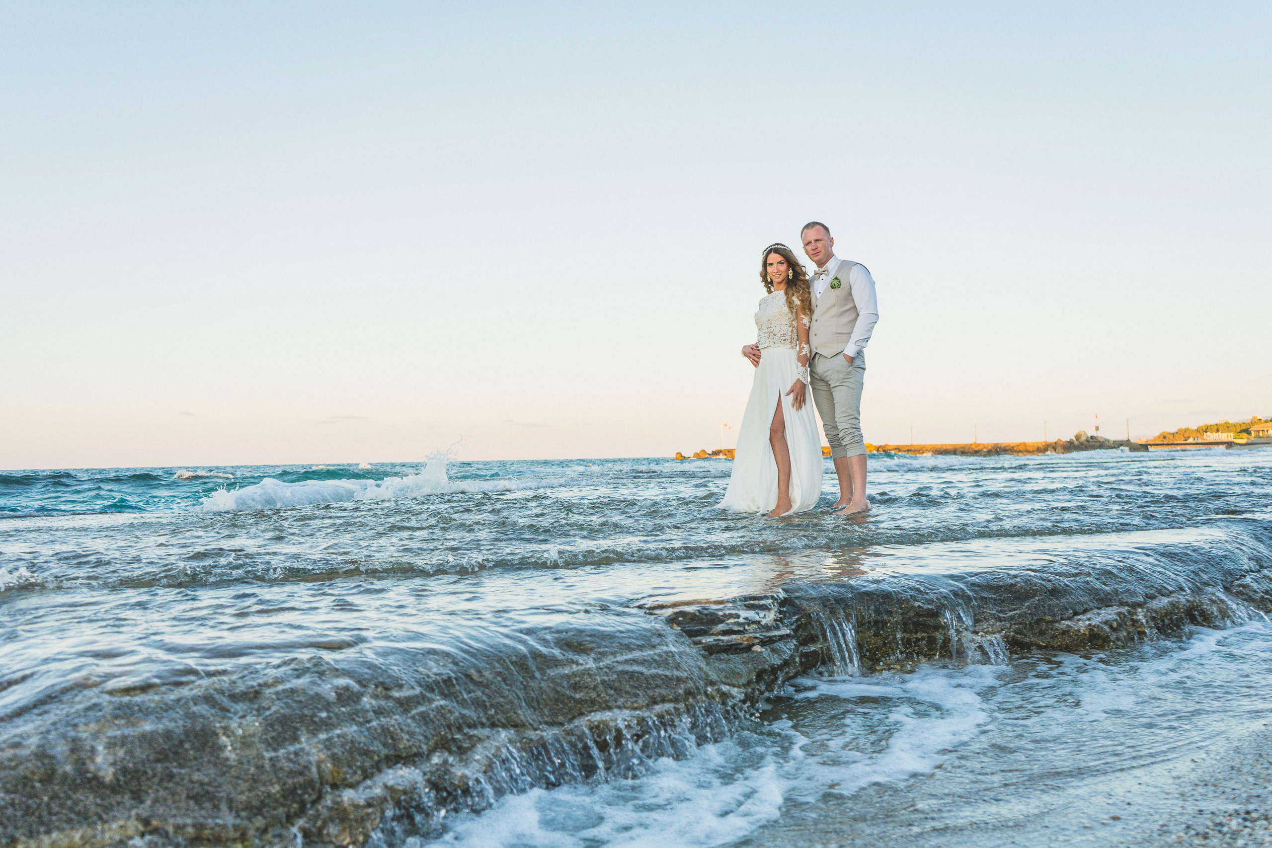 Wedding Archives start 2014. Photographe vidéaste à Santorin|Séances photos de Robe volante Santorin|