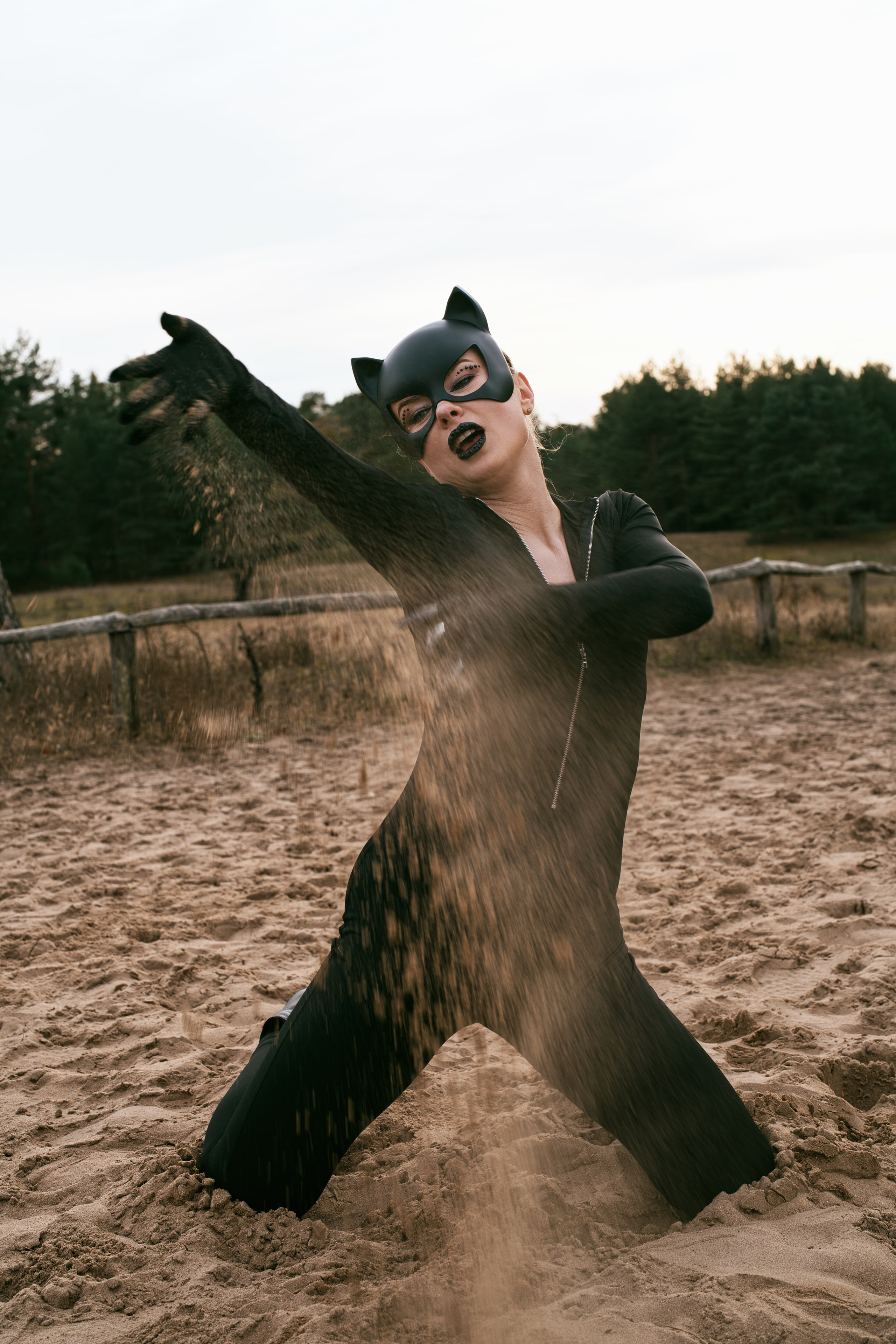 Фотосесія Жінка-кішка. Фотограф Анастасія Залужна | Манхайм