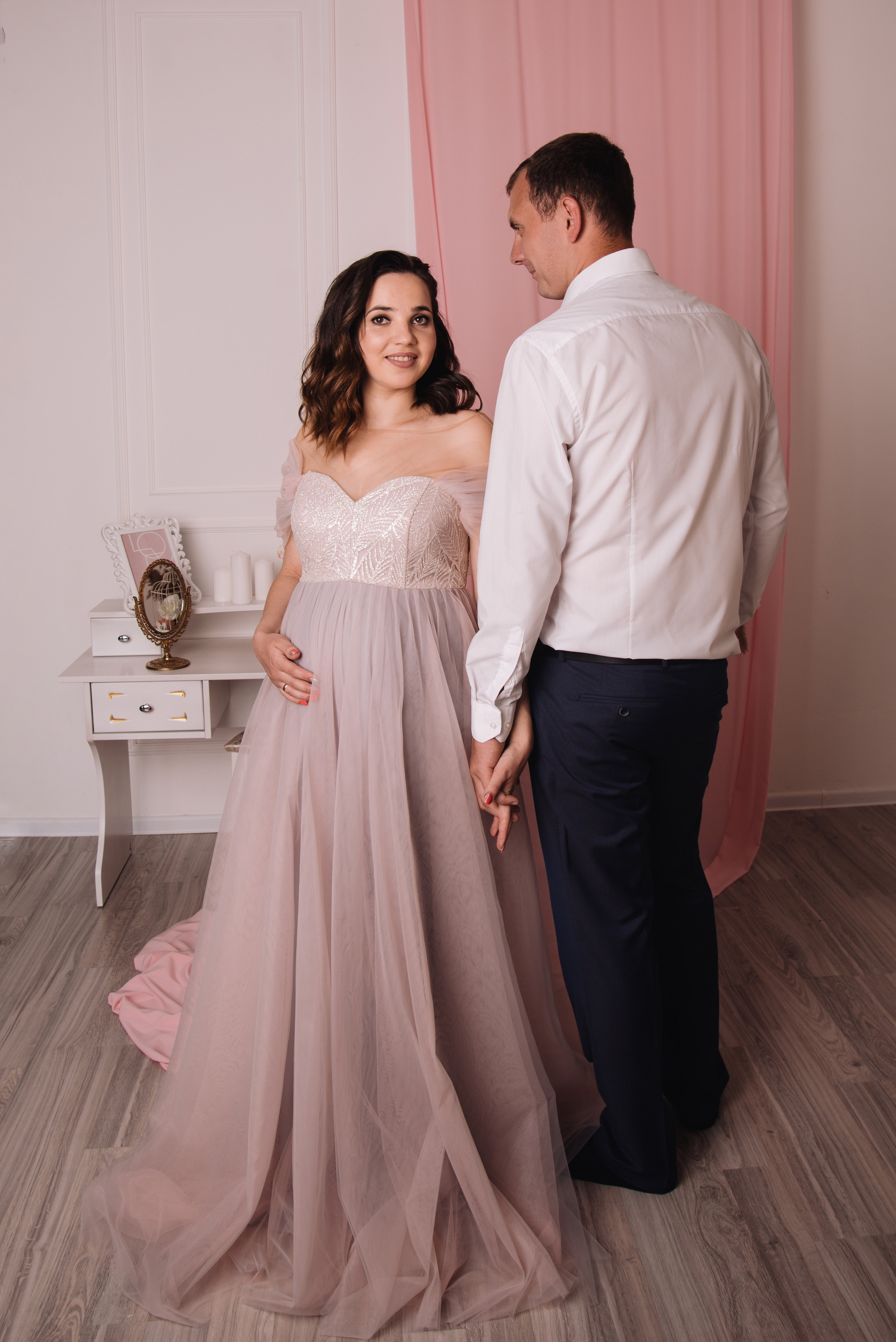 Фотосесія вагітності у студії. Фотограф Анастасія Залужна | Манхайм