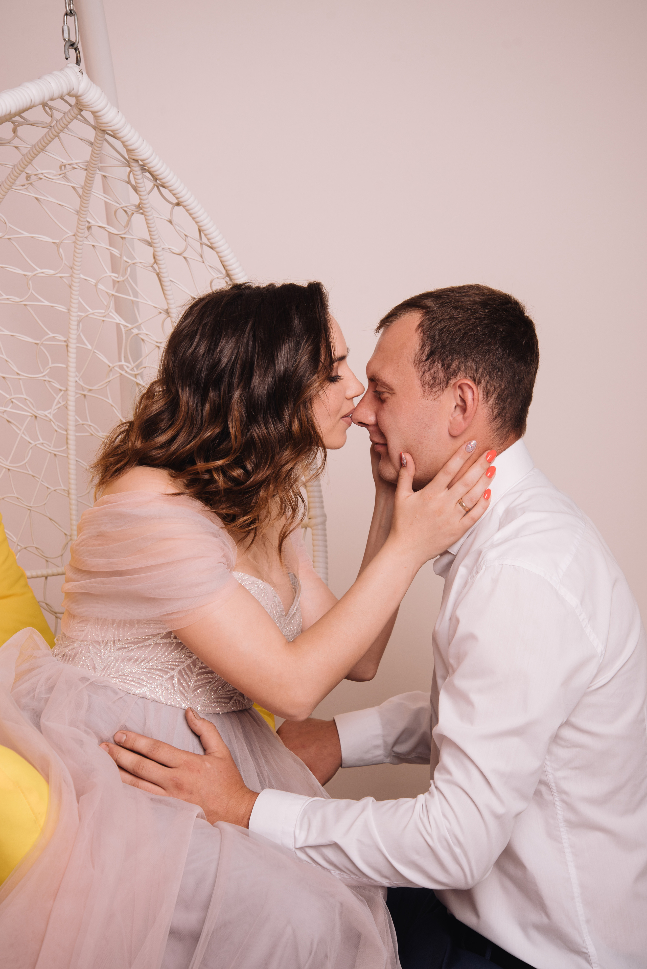 Фотосесія вагітності у студії. Фотограф Анастасія Залужна | Манхайм