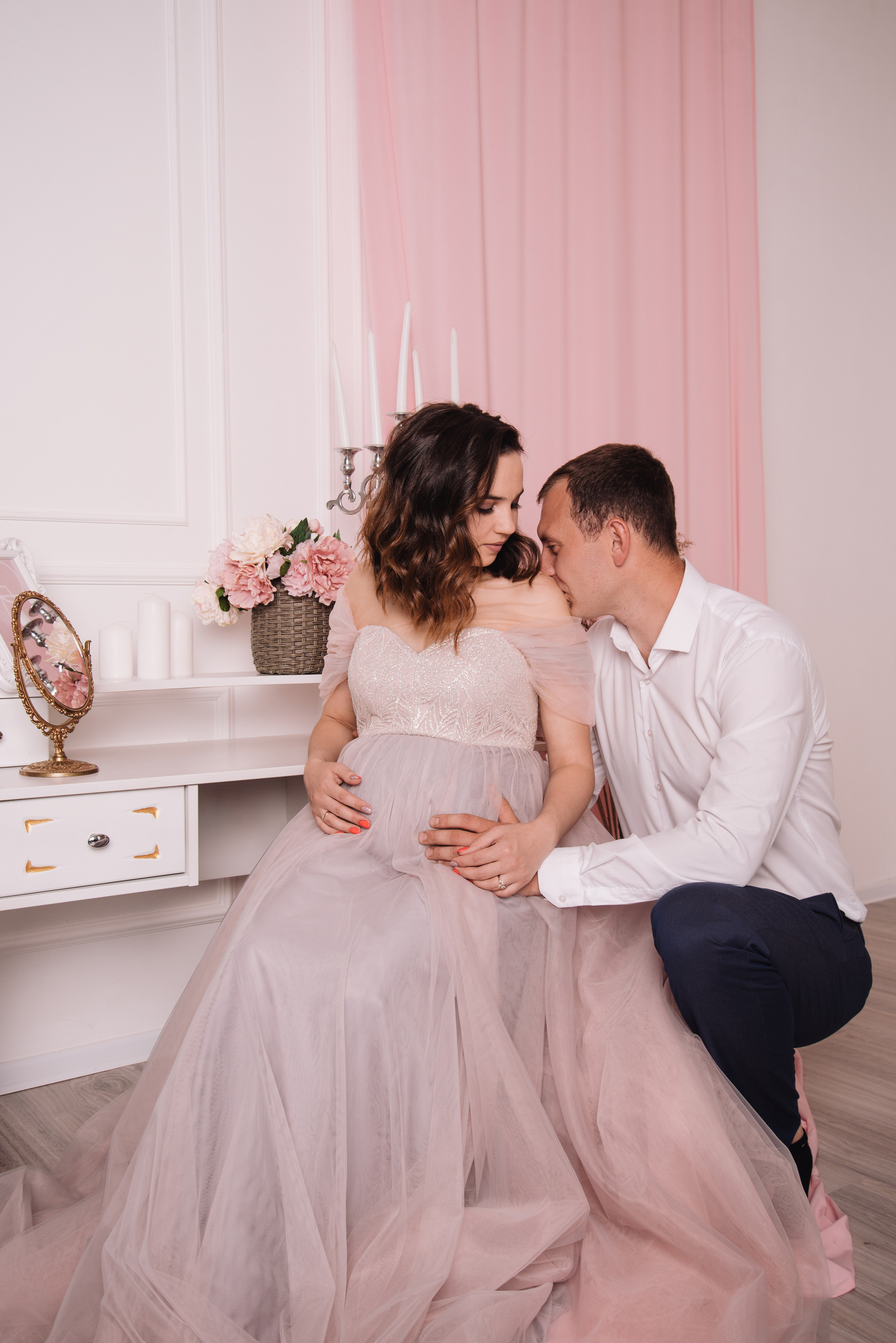 Фотосесія вагітності у студії. Фотограф Анастасія Залужна | Манхайм