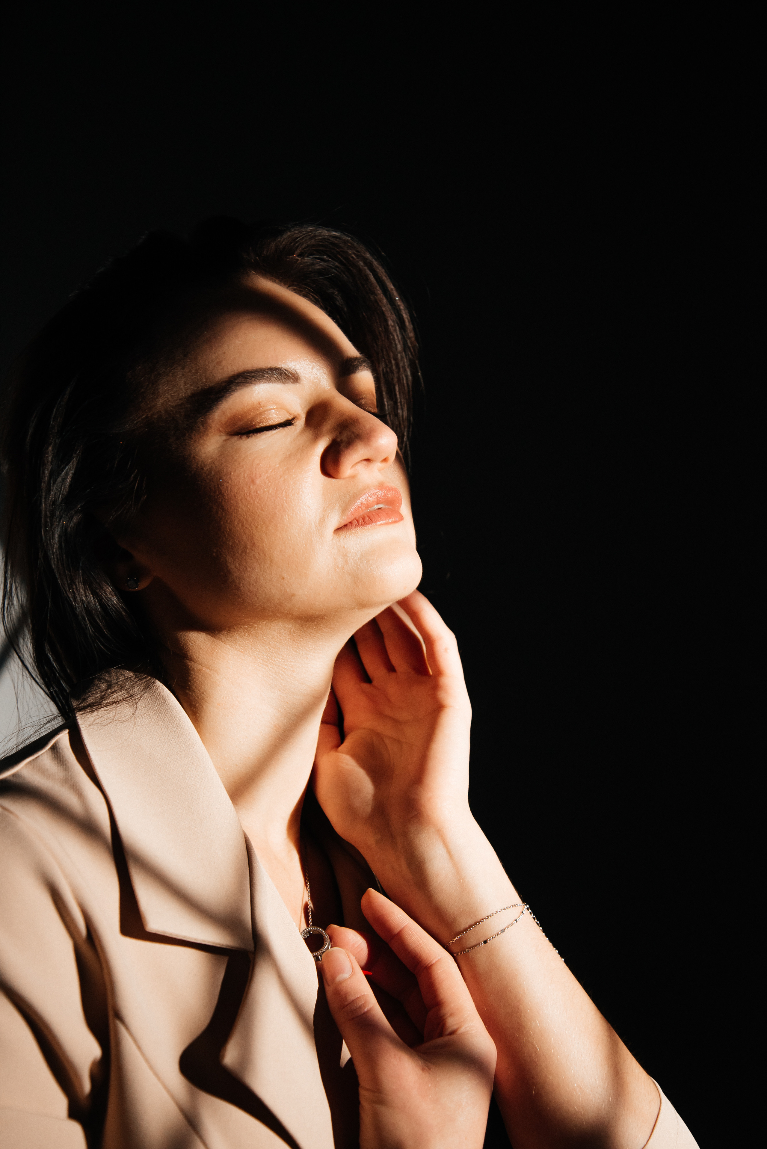 Фотосесія з масками гобо. Фотограф Анастасія Залужна | Манхайм