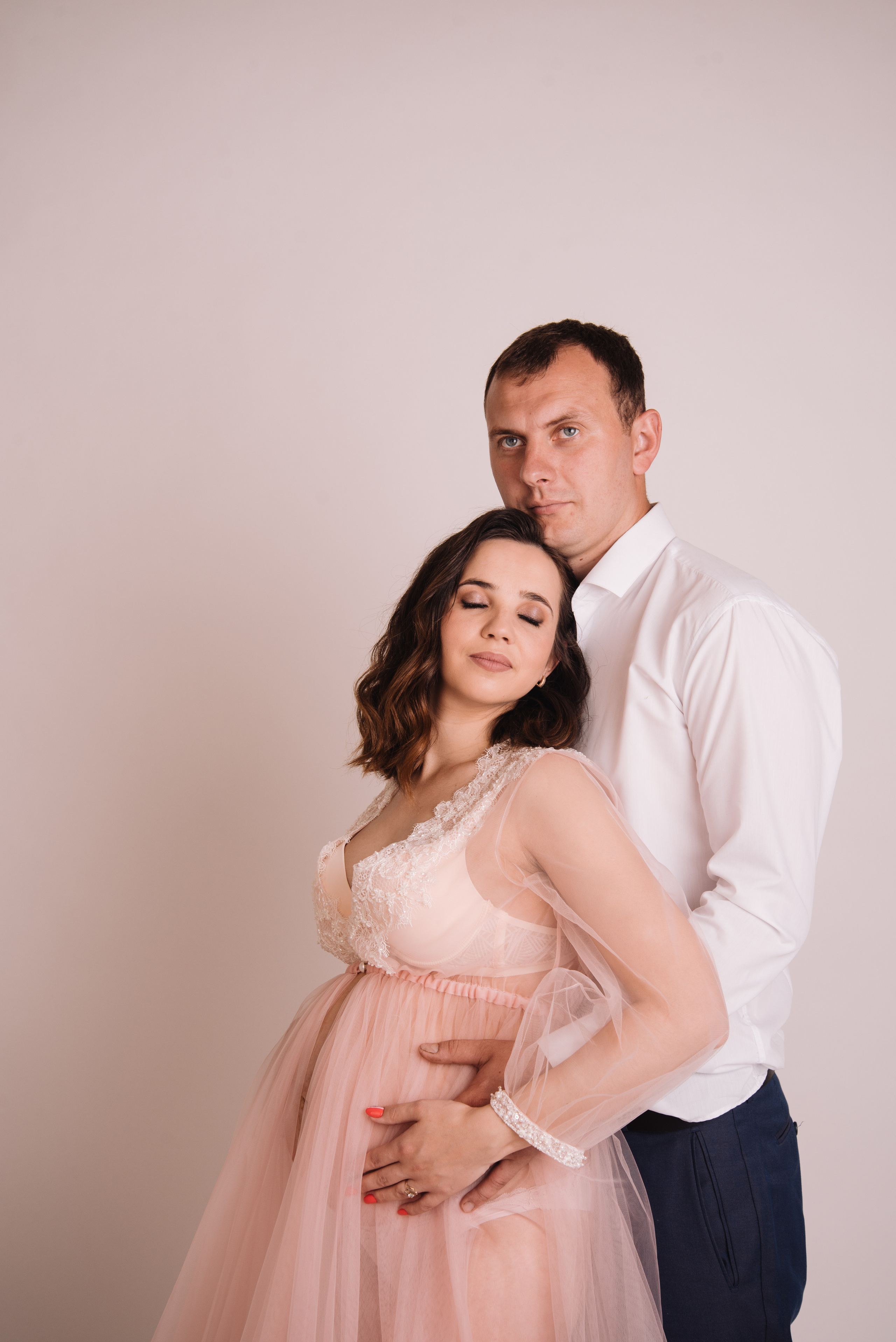 Фотосесія вагітності у студії. Фотограф Анастасія Залужна | Манхайм