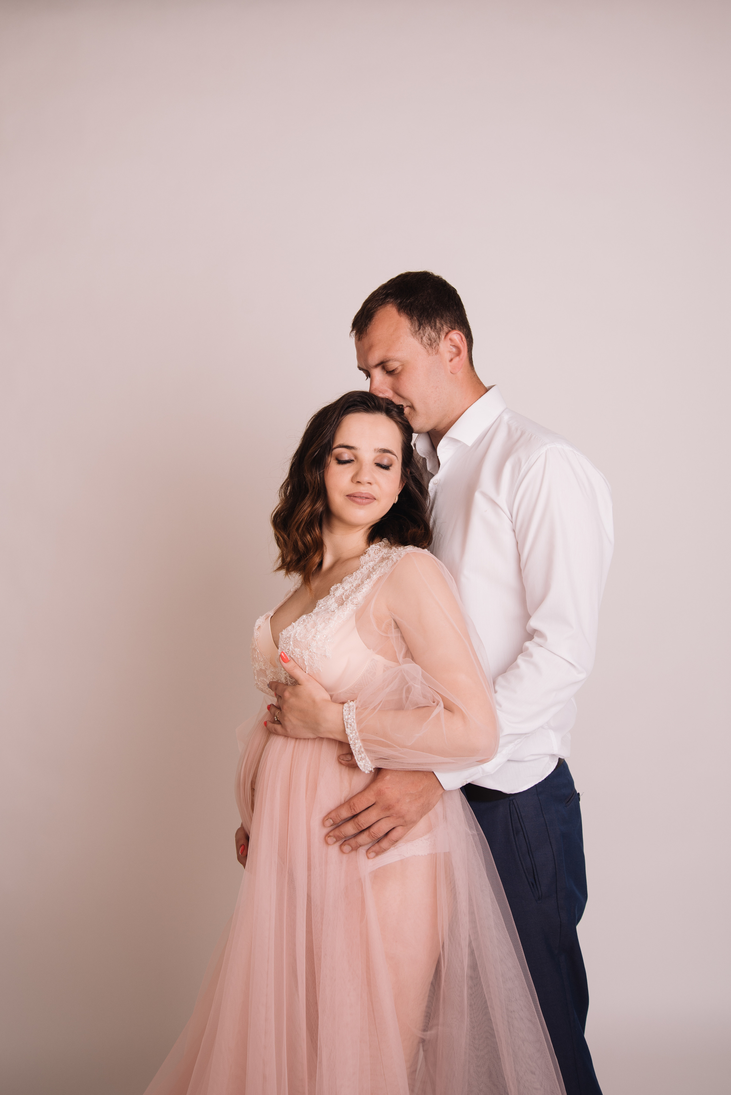 Фотосесія вагітності у студії. Фотограф Анастасія Залужна | Манхайм