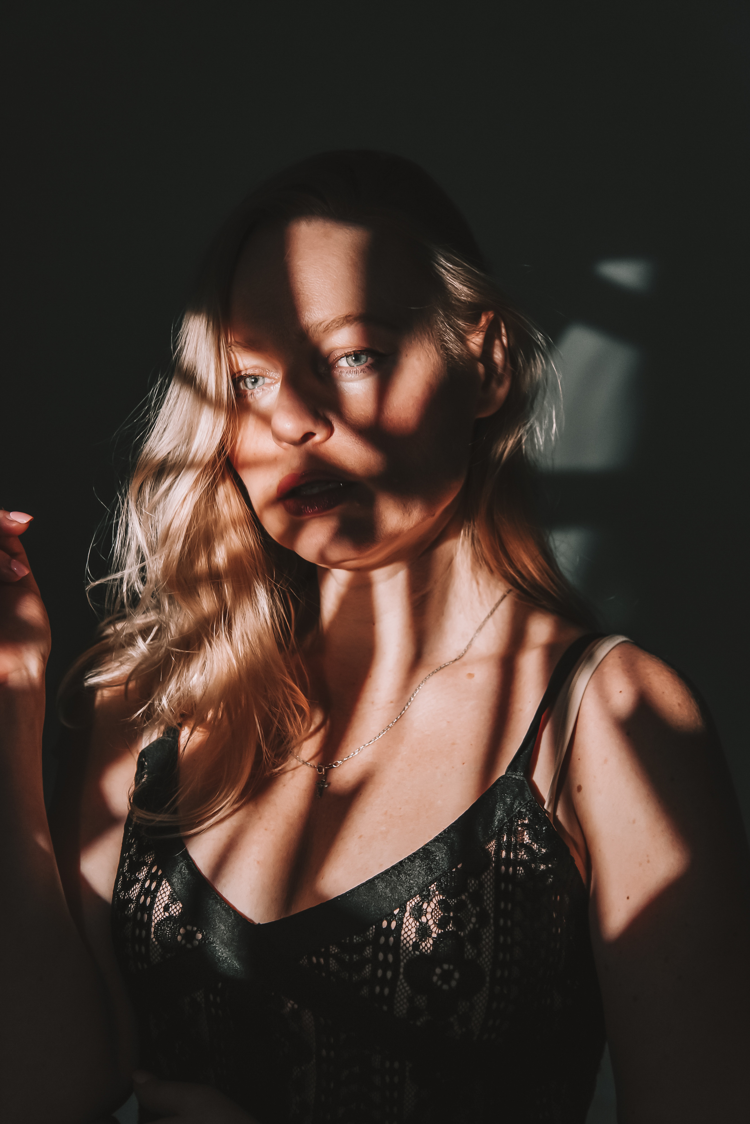 Фотосесія з масками гобо. Фотограф Анастасія Залужна | Манхайм