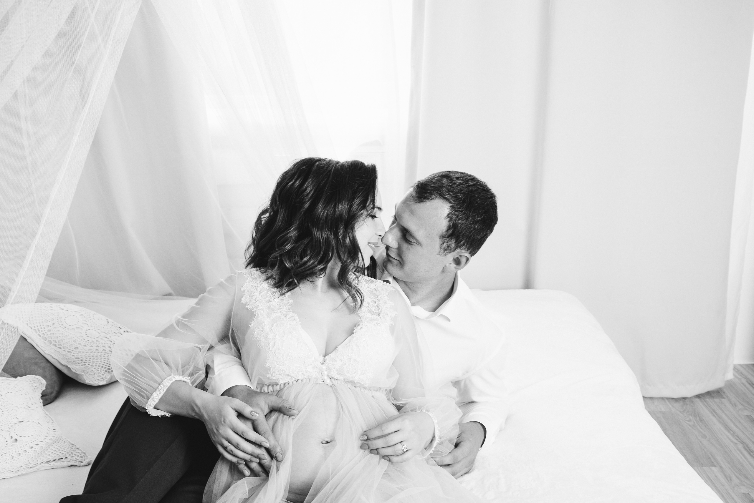 Фотосесія вагітності у студії. Фотограф Анастасія Залужна | Манхайм