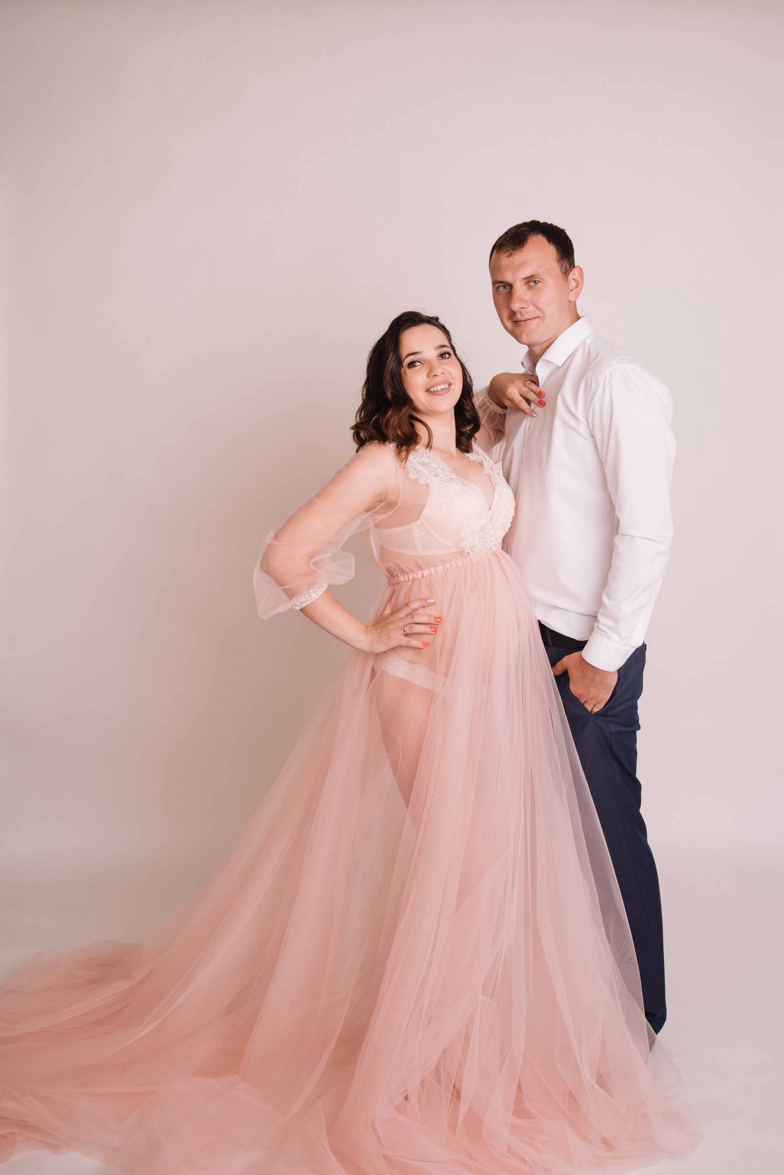 Фотосесія вагітності у студії. Фотограф Анастасія Залужна | Манхайм