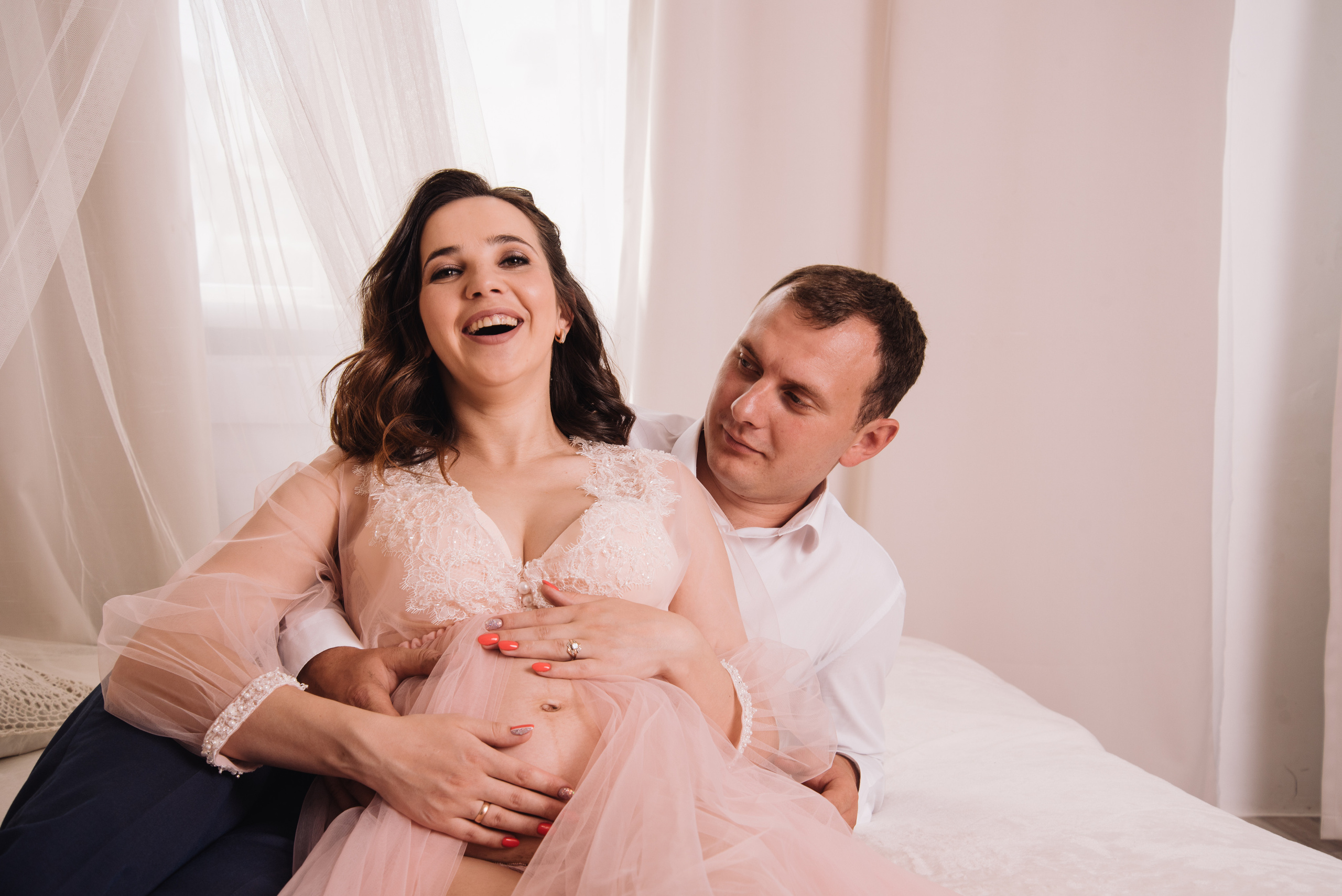 Фотосесія вагітності у студії. Фотограф Анастасія Залужна | Манхайм