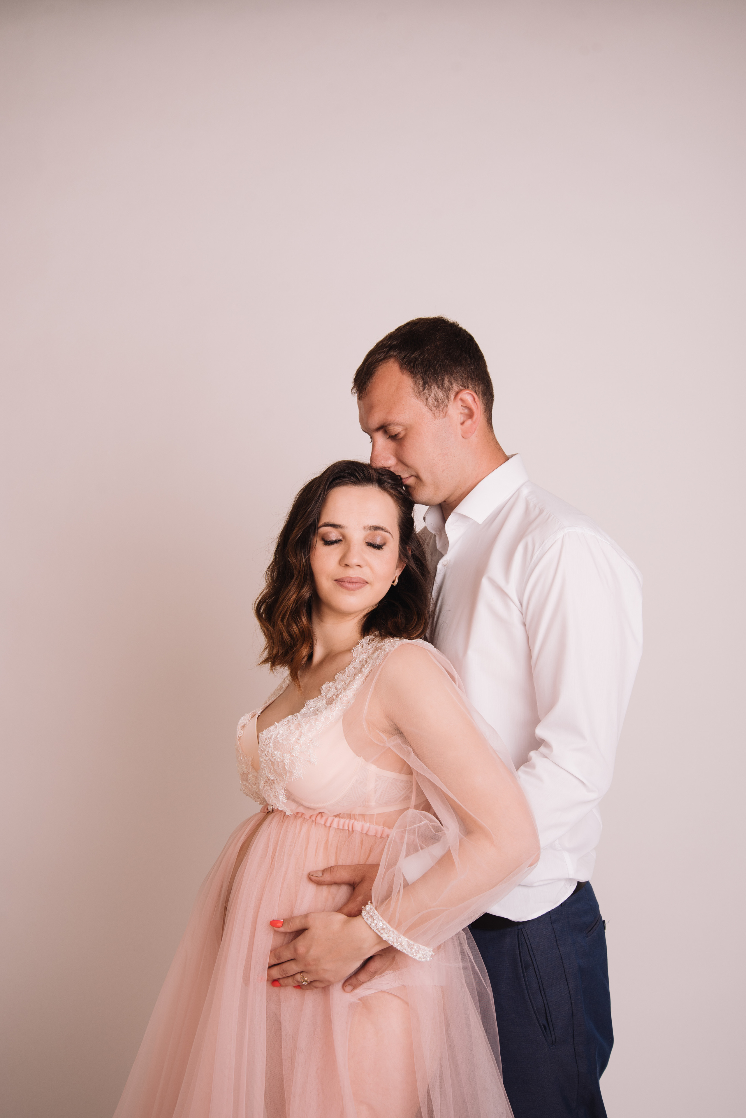 Фотосесія вагітності у студії. Фотограф Анастасія Залужна | Манхайм