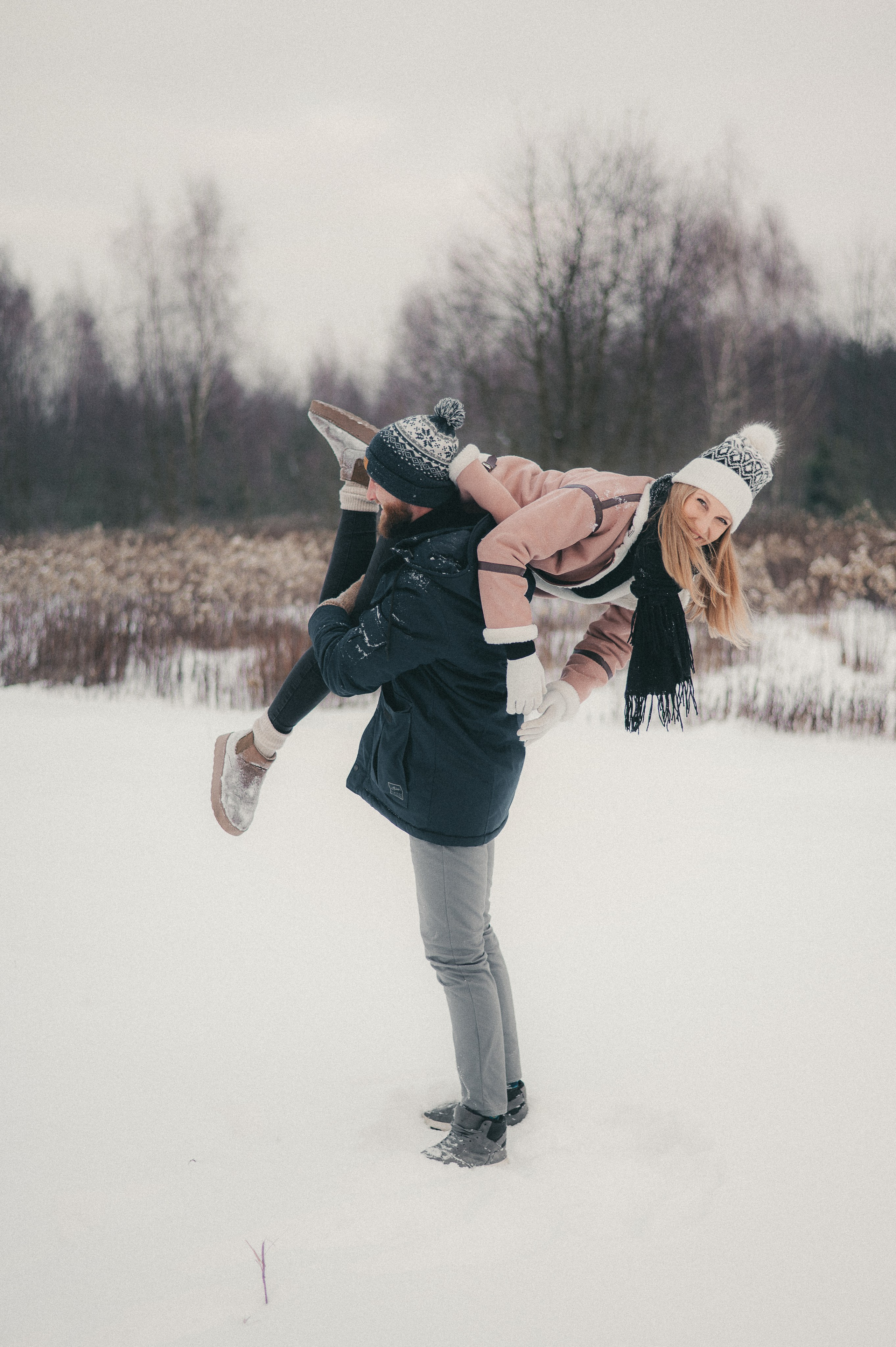 Kasia & Czarek - Sesja zimowa w Wołominie. Naturalnie pięknie - Klaudia Rowicka
