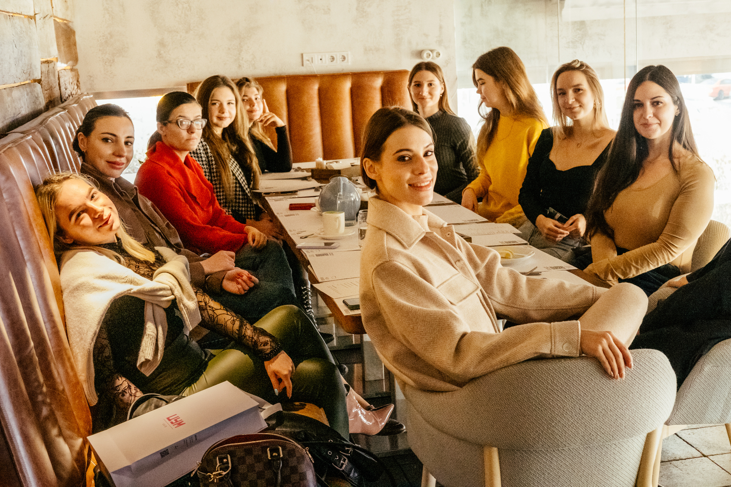 Завтрак у «толковых» девочек с Talk'ovая project. Сімейний і портретний фотограф у Києві Проценко Алла