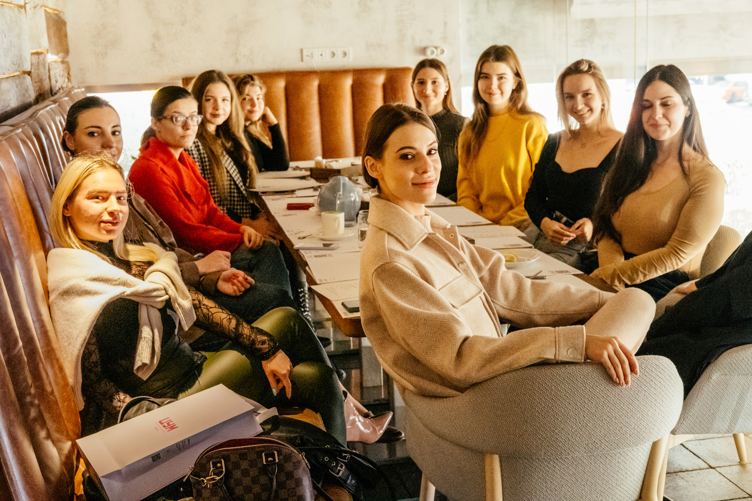 Завтрак у «толковых» девочек с Talk'ovая project. Сімейний і портретний фотограф у Києві Проценко Алла