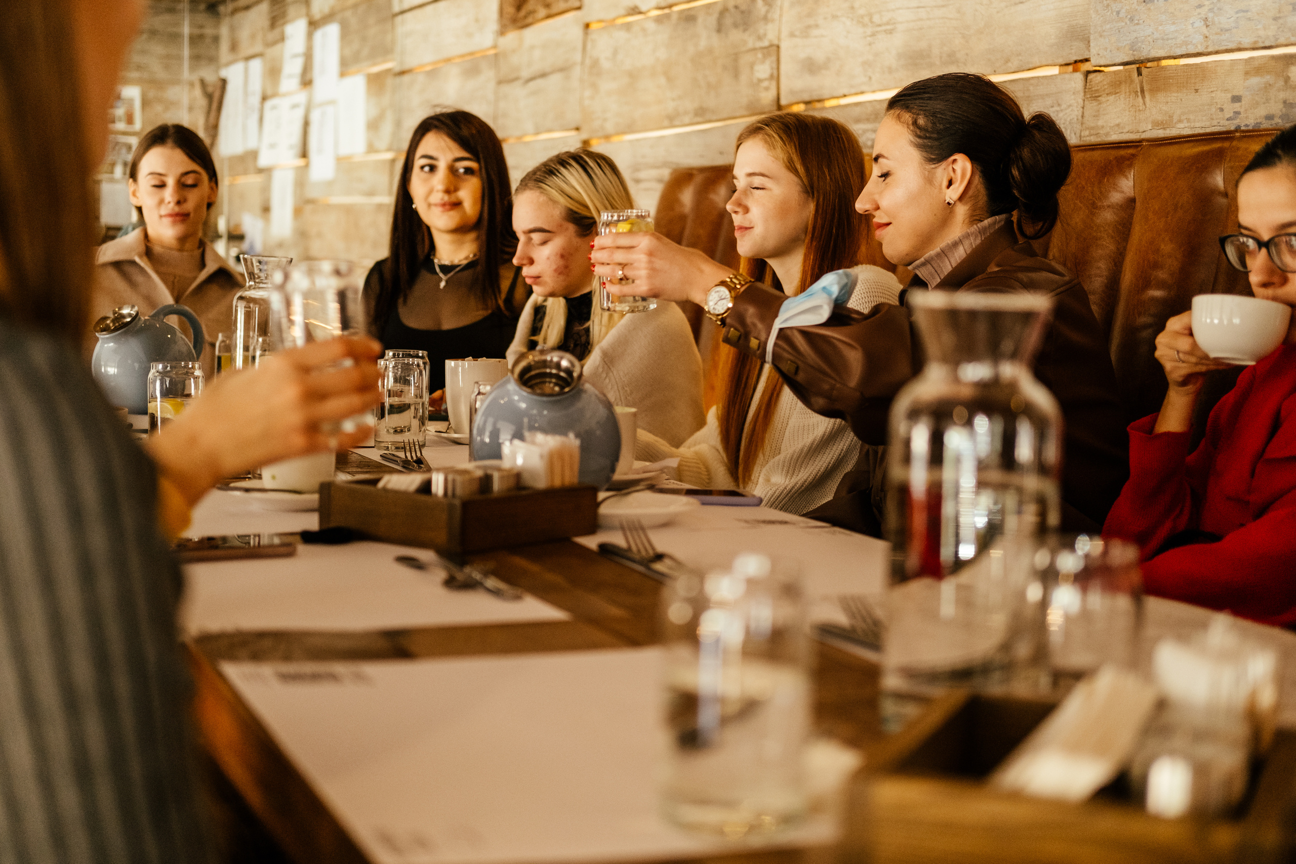 Завтрак у «толковых» девочек с Talk'ovая project. Сімейний і портретний фотограф у Києві Проценко Алла