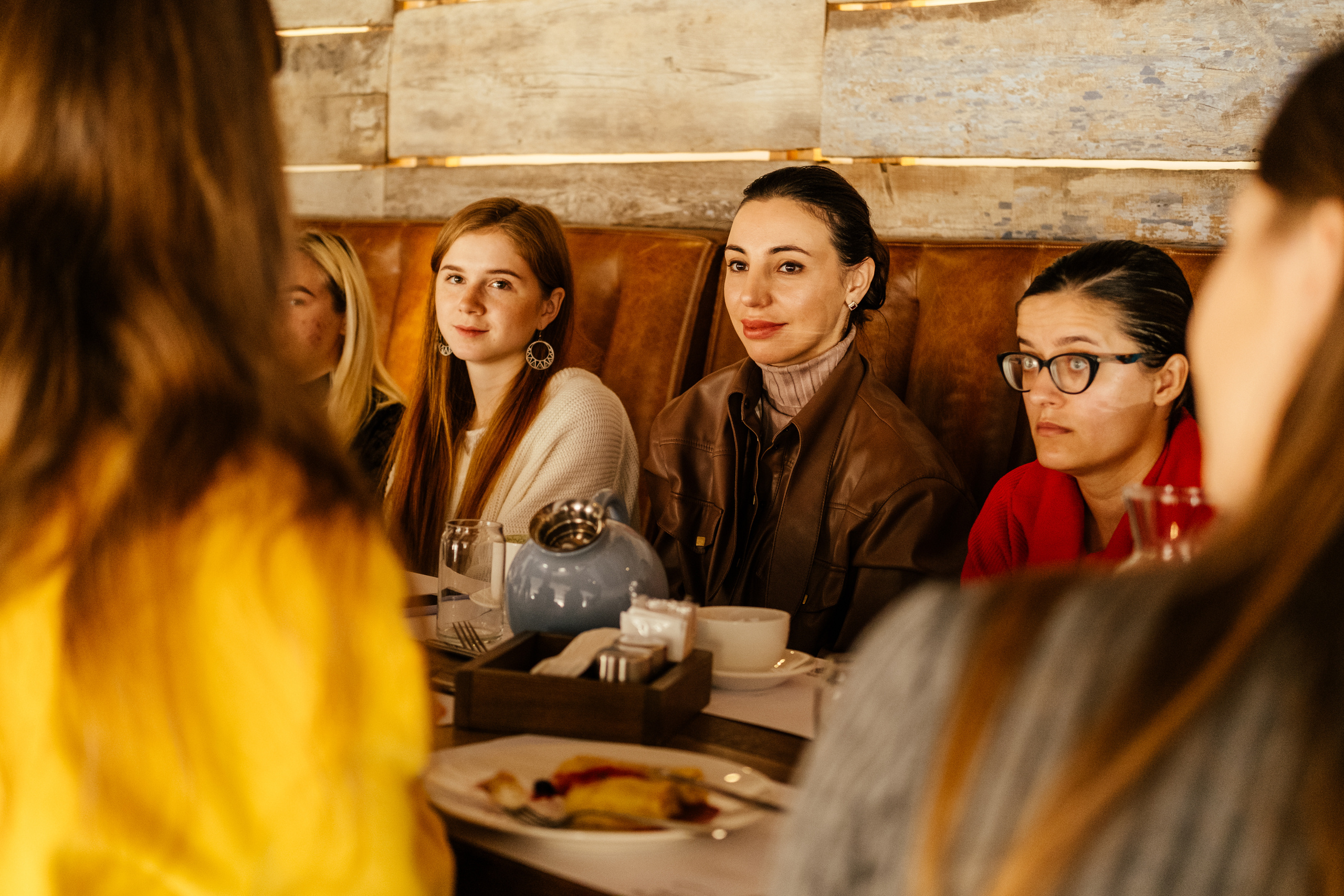 Завтрак у «толковых» девочек с Talk'ovая project. Сімейний і портретний фотограф у Києві Проценко Алла