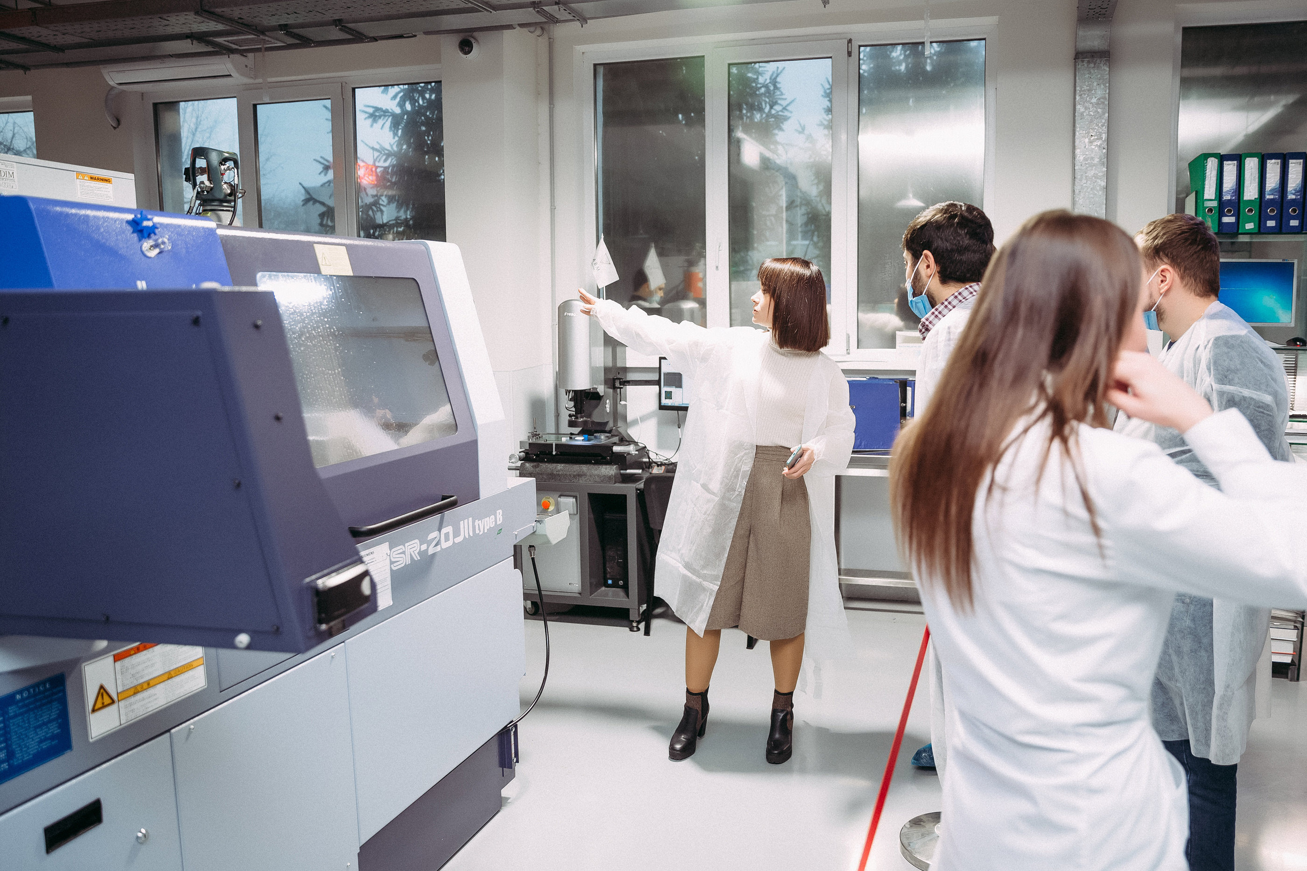 Репортажная съемка экскурсии на производство имплантов. Весільний та Репортажний фотограф Іванченко Максим. Дніпро, Україна