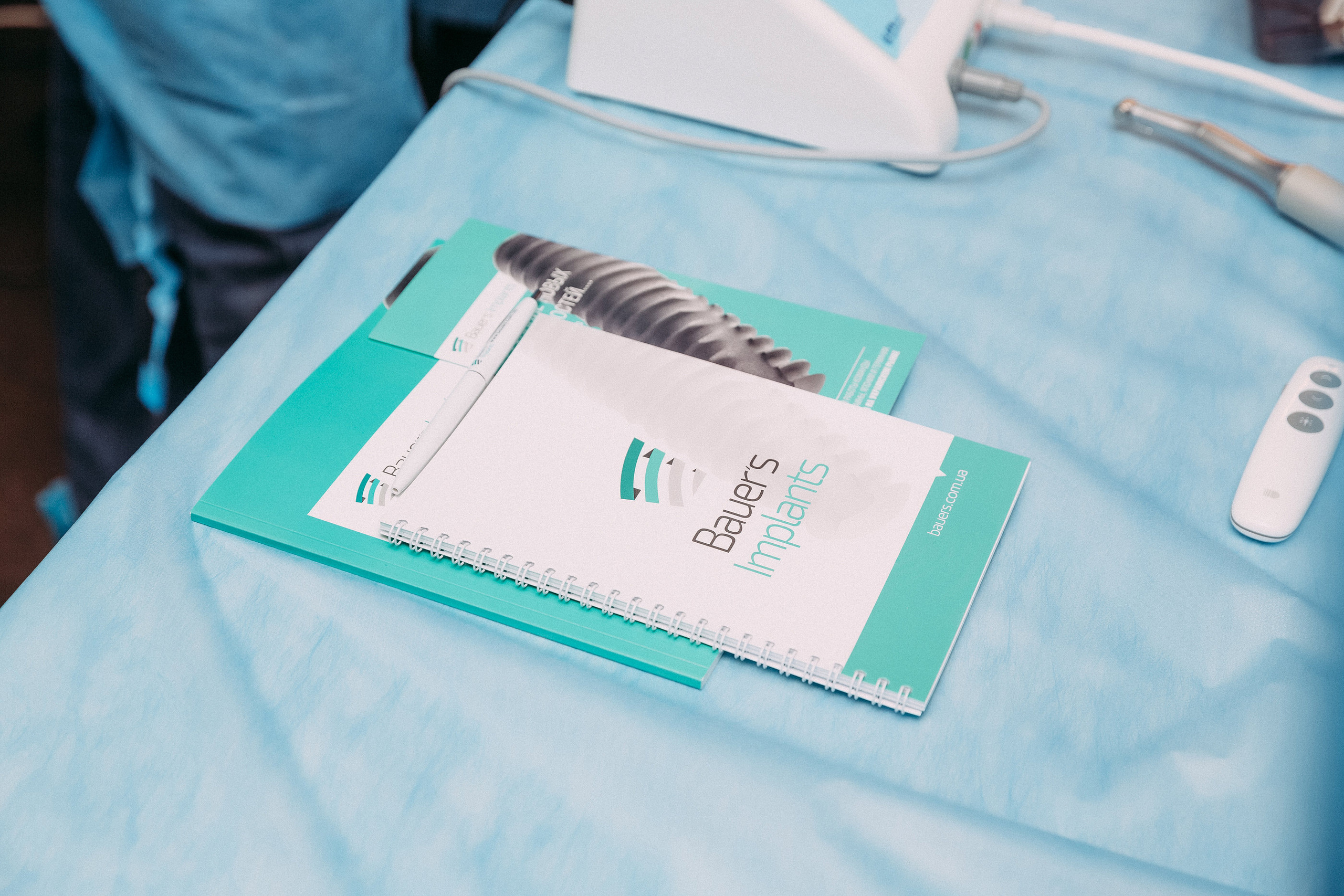 Репортажная съемка экскурсии на производство имплантов. Весільний та Репортажний фотограф Іванченко Максим. Дніпро, Україна