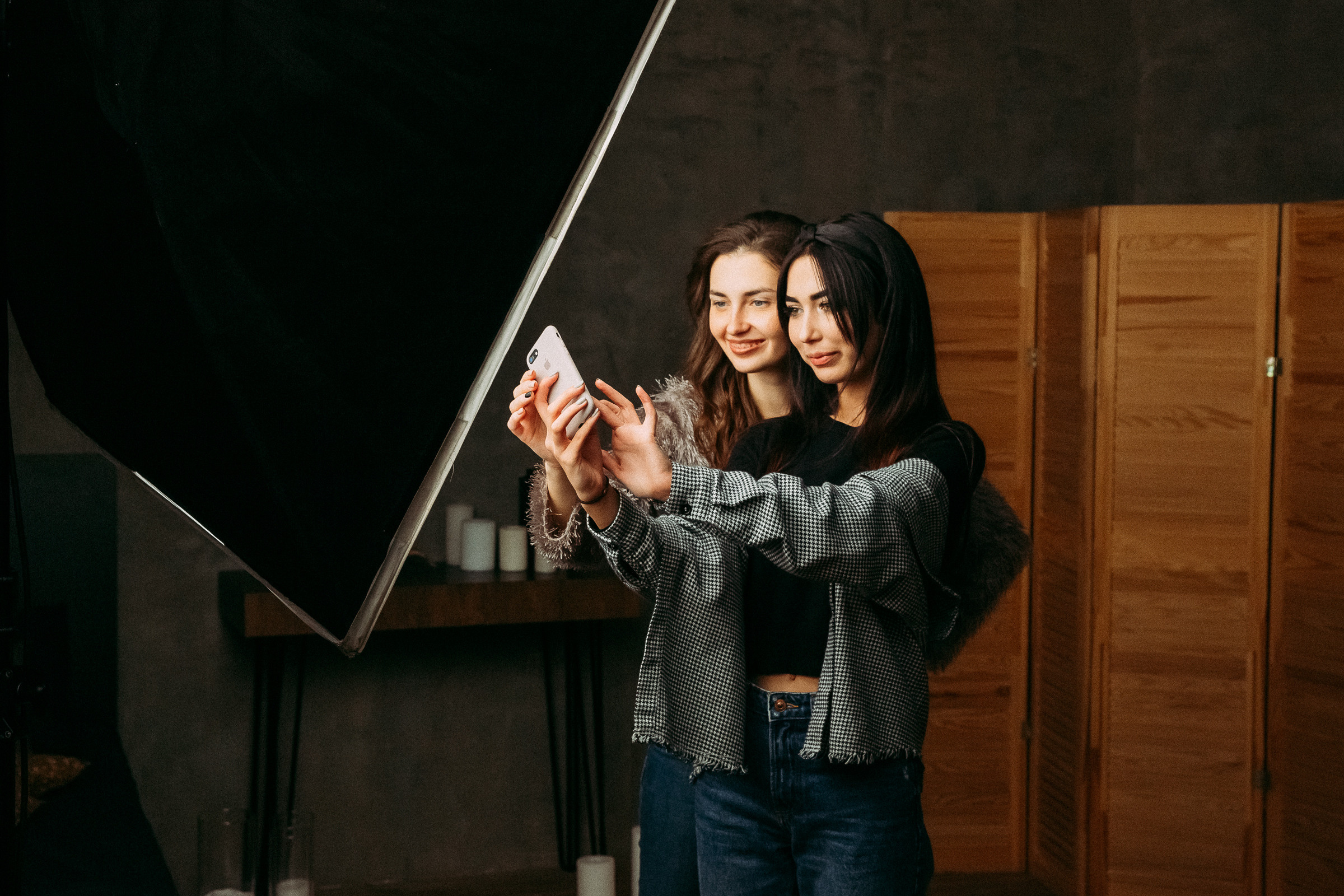 Бекстейдж новогодней фотосессии для команды Aurora City. Весільний та Репортажний фотограф Іванченко Максим. Дніпро, Україна