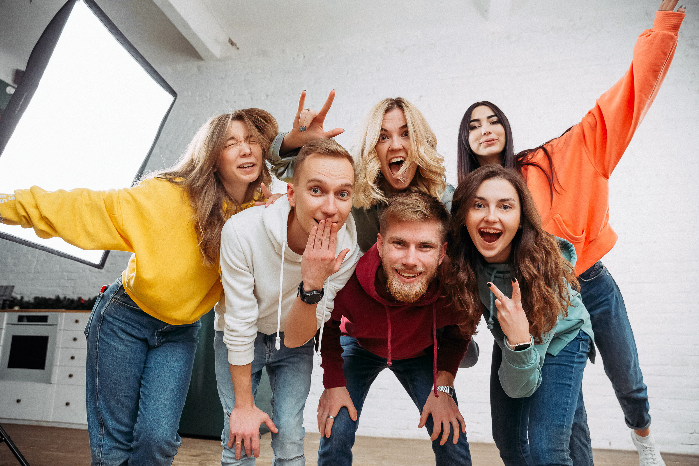 Бекстейдж новогодней фотосессии для команды Aurora City. Весільний та Репортажний фотограф Іванченко Максим. Дніпро, Україна