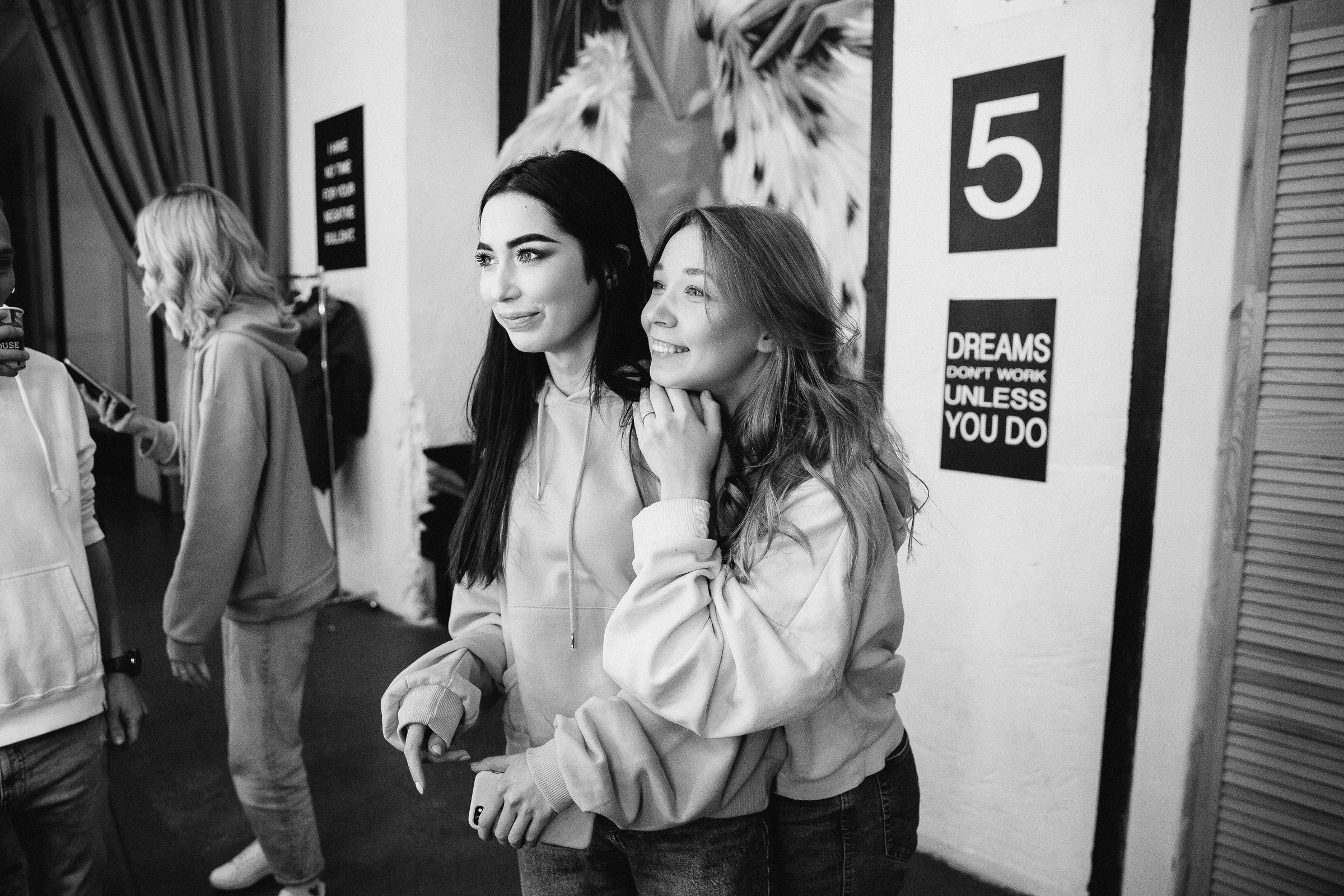 Бекстейдж новогодней фотосессии для команды Aurora City. Весільний та Репортажний фотограф Іванченко Максим. Дніпро, Україна