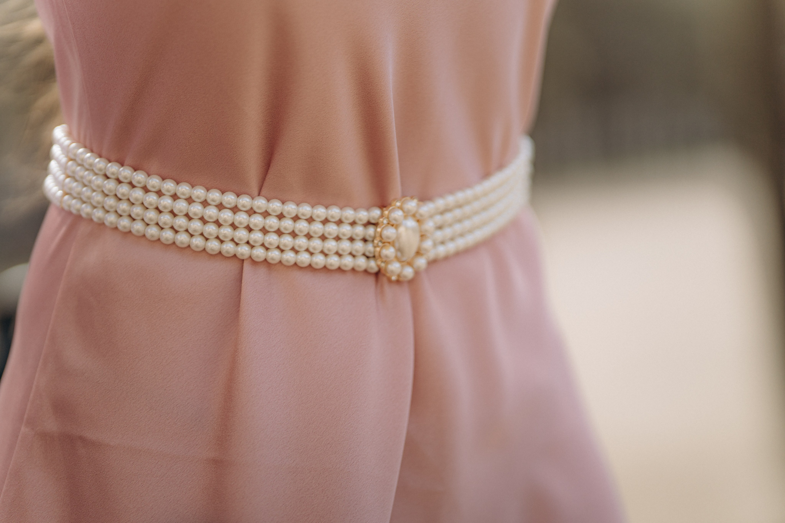 Rent a dress for a photo shoot in Paris