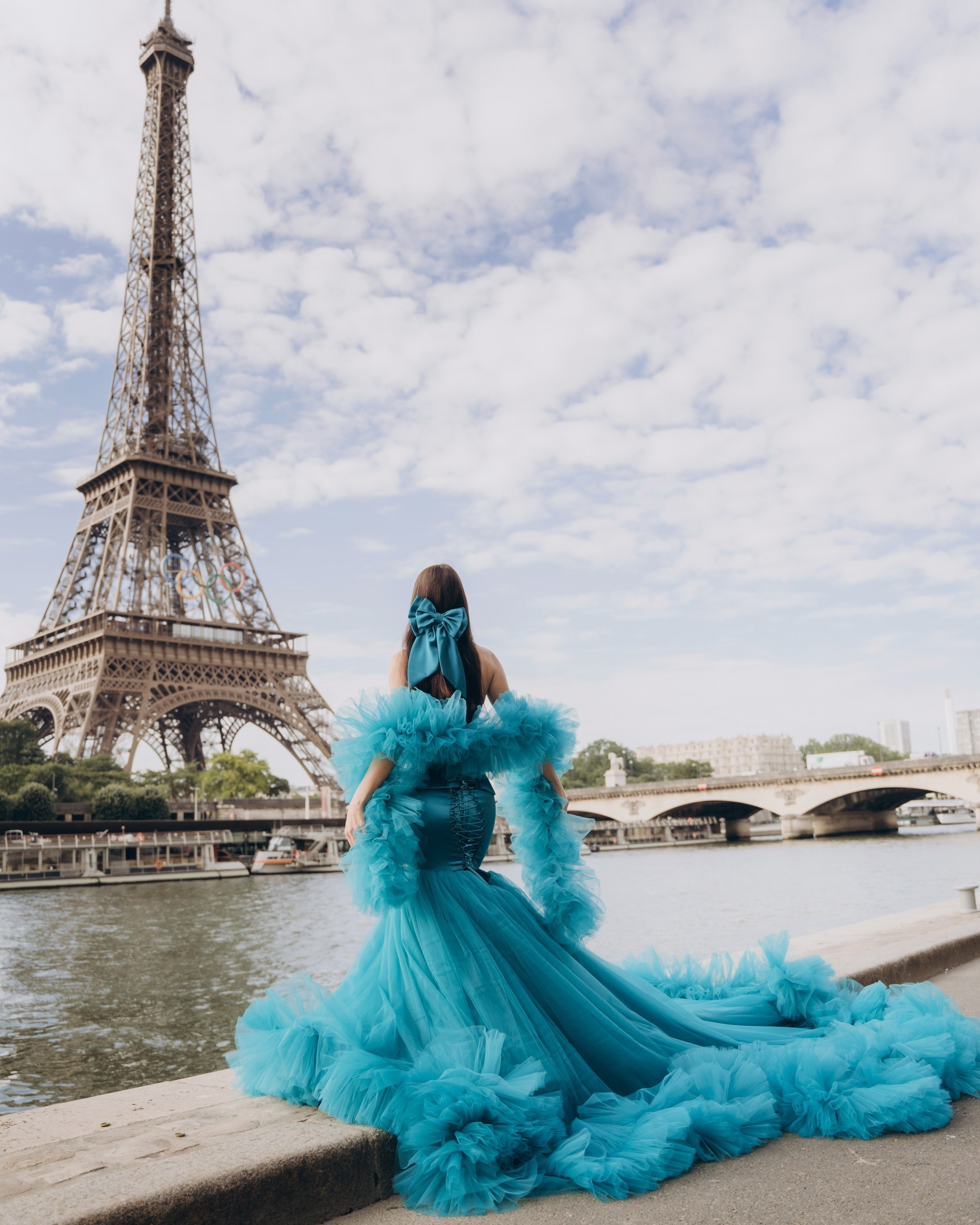 Rent a dress for a photo shoot in Paris