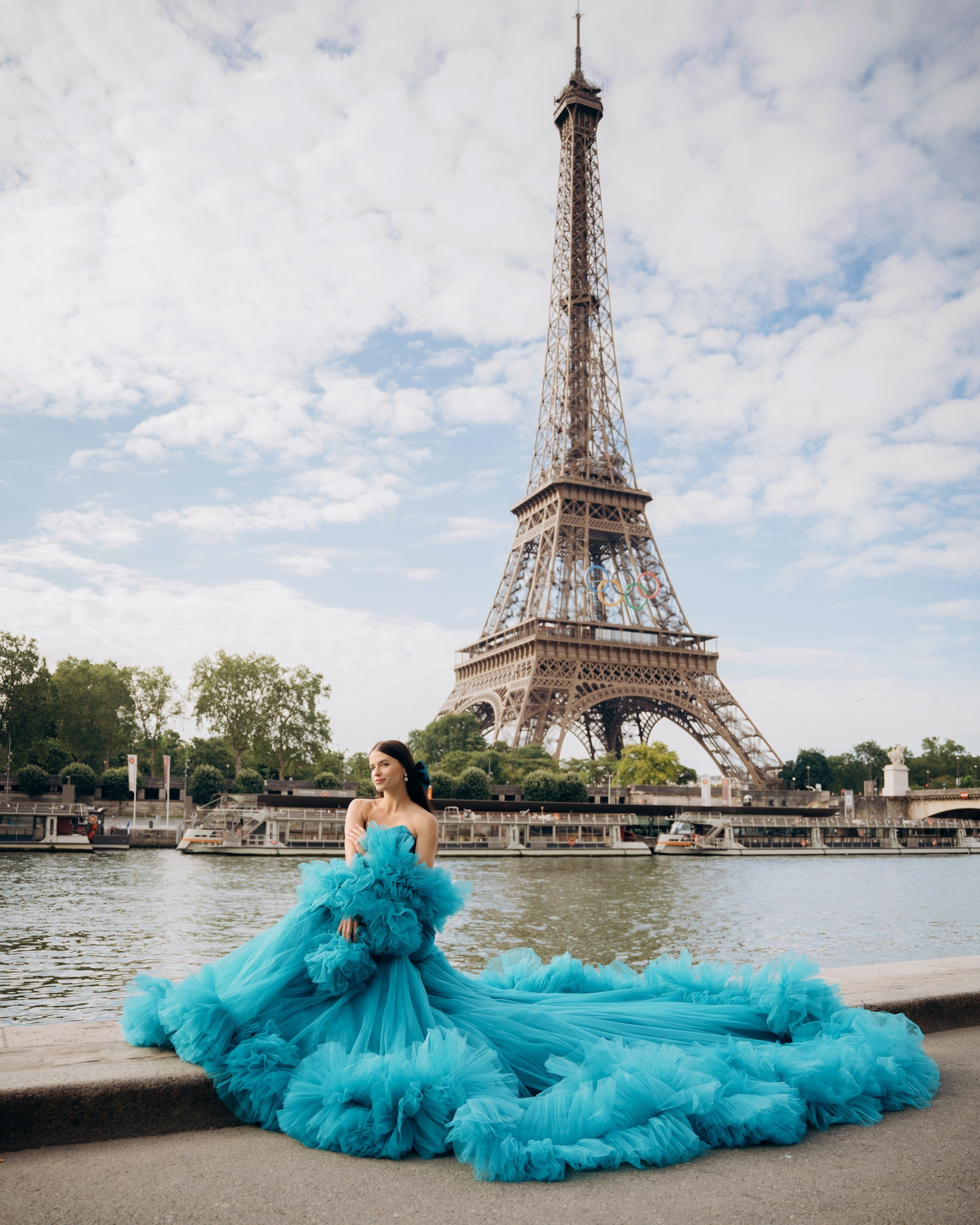 Rent a dress for a photo shoot in Paris