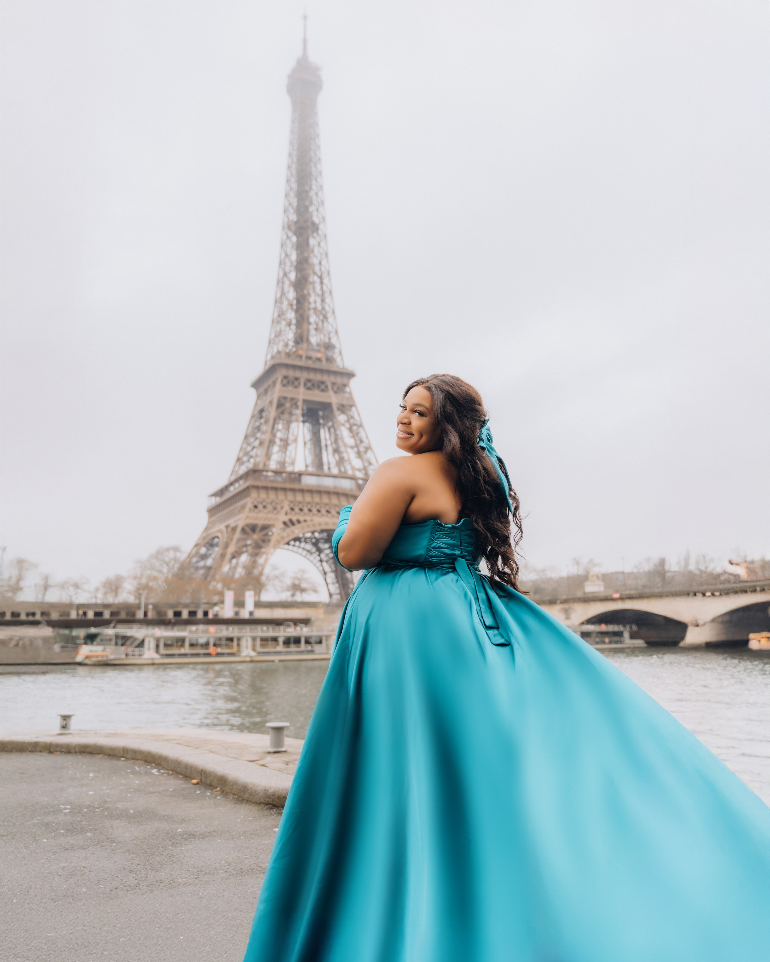 Rent a dress for a photo shoot in Paris