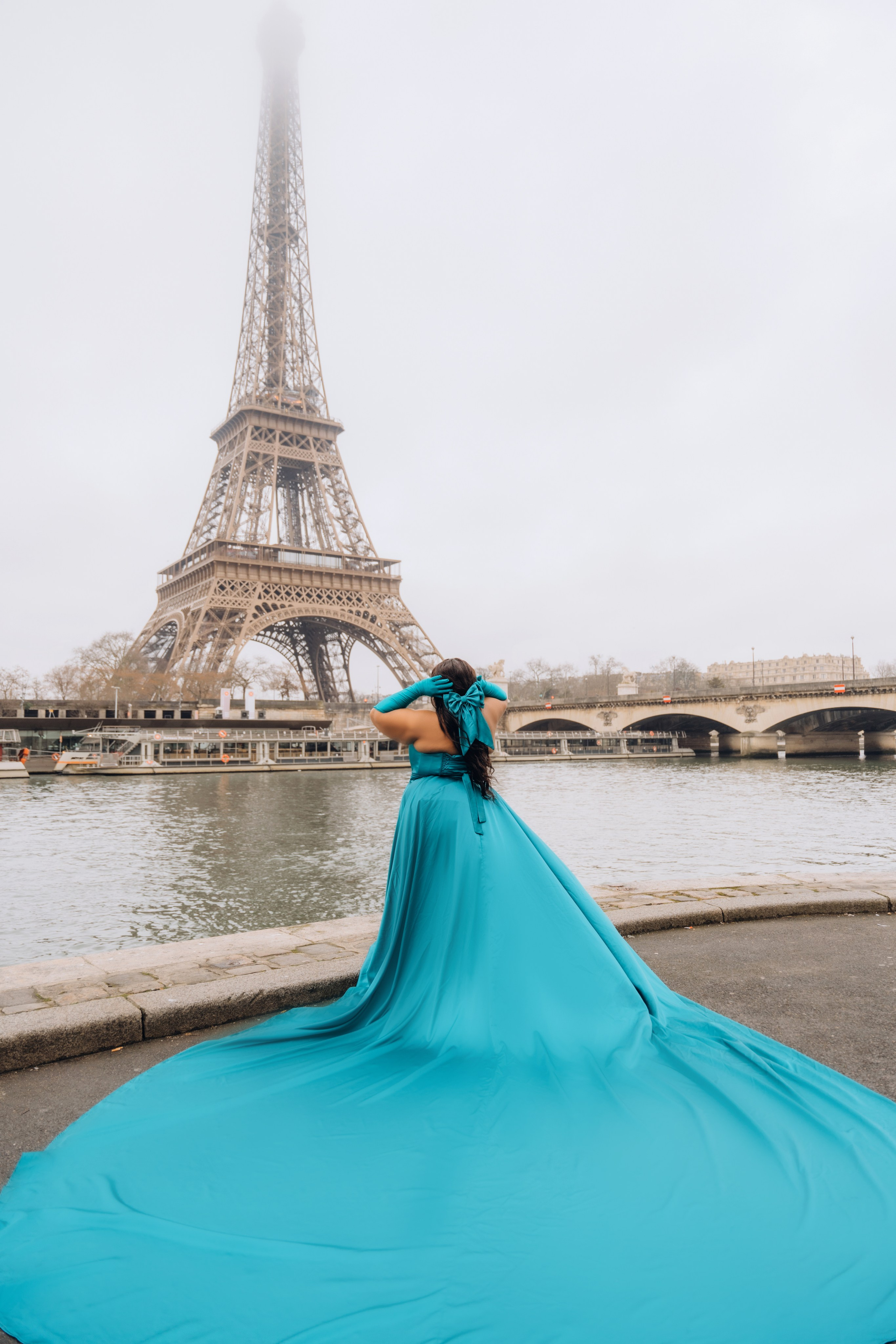 Rent a dress for a photo shoot in Paris