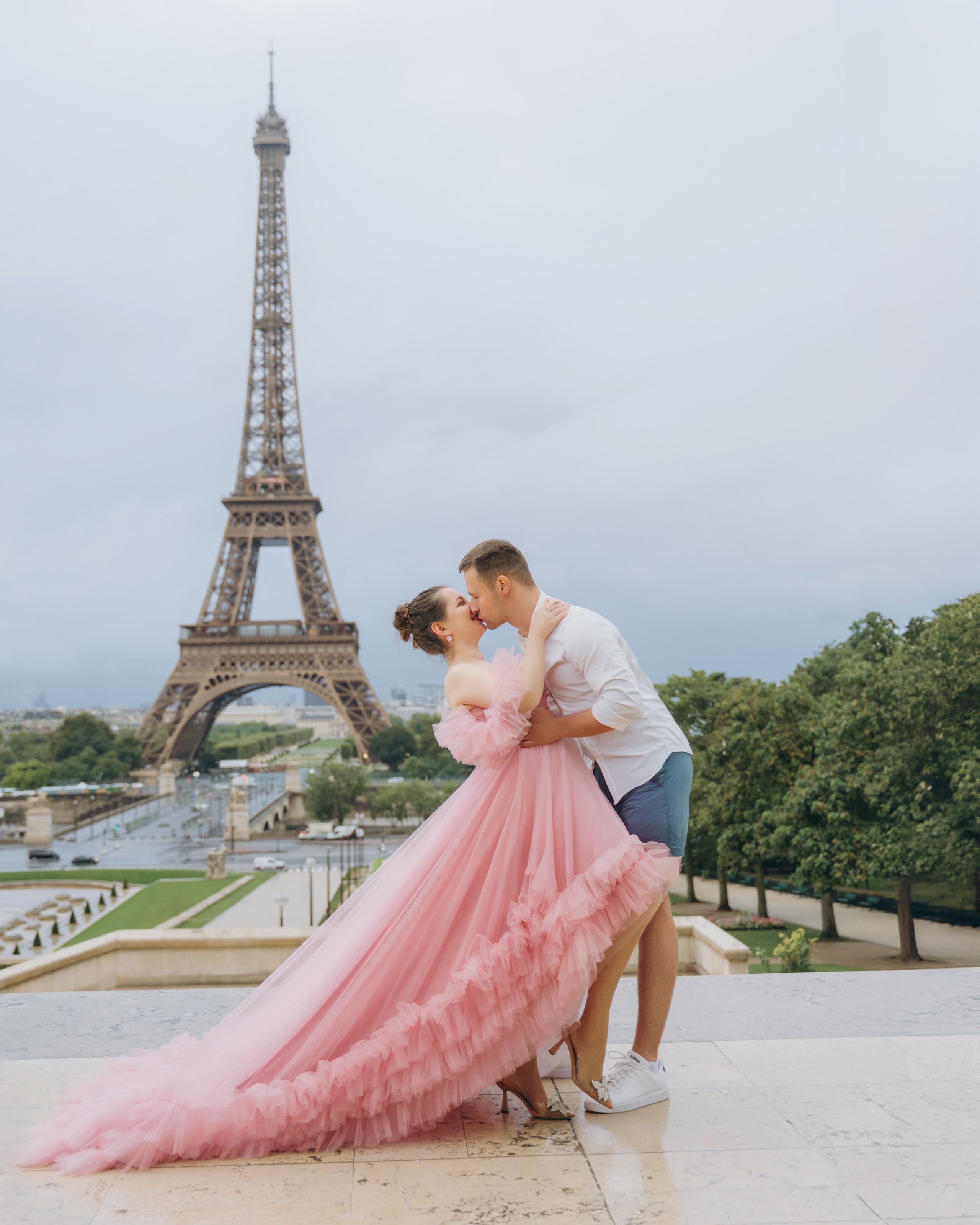 Rent a dress for a photo shoot in Paris