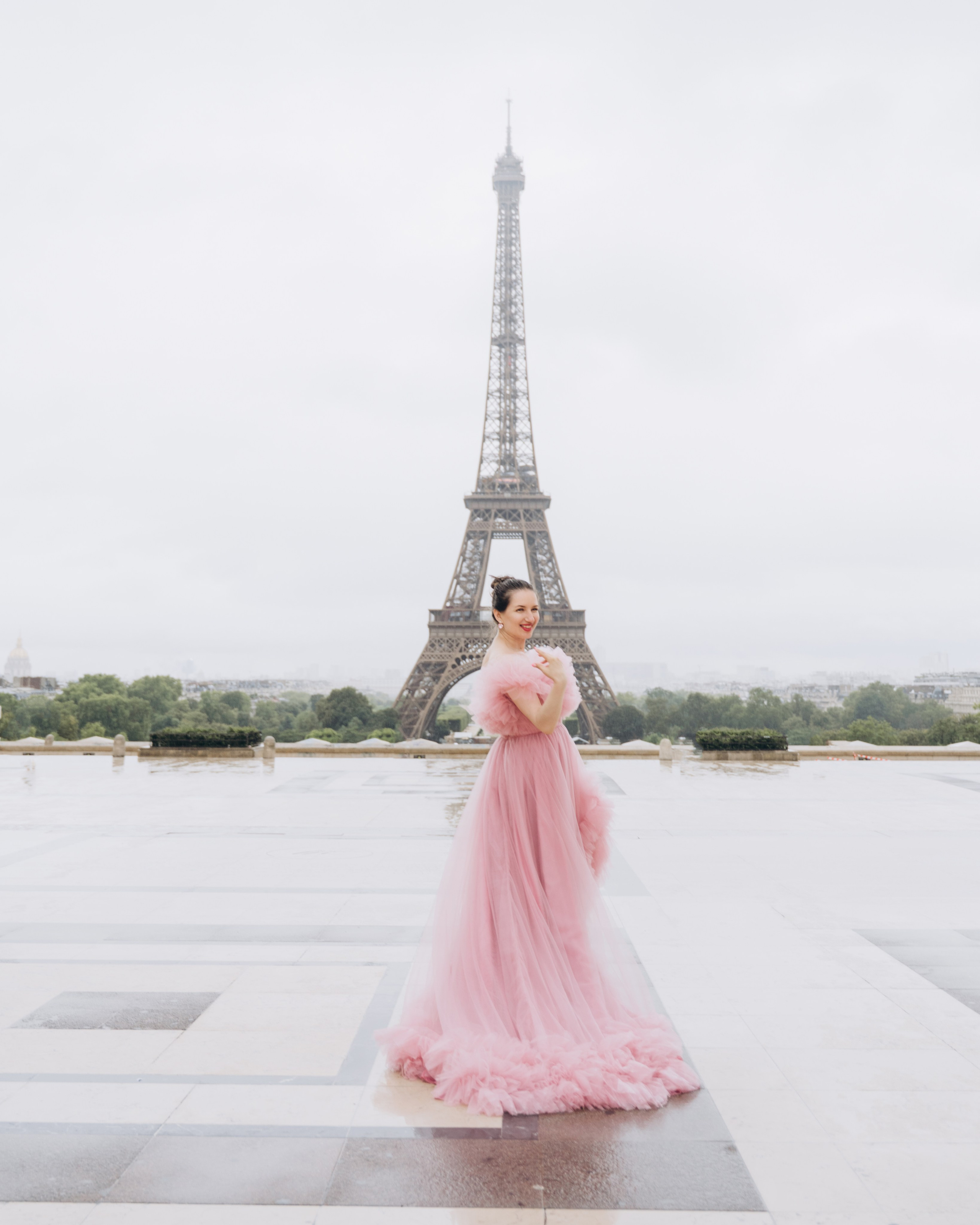 Rent a dress for a photo shoot in Paris