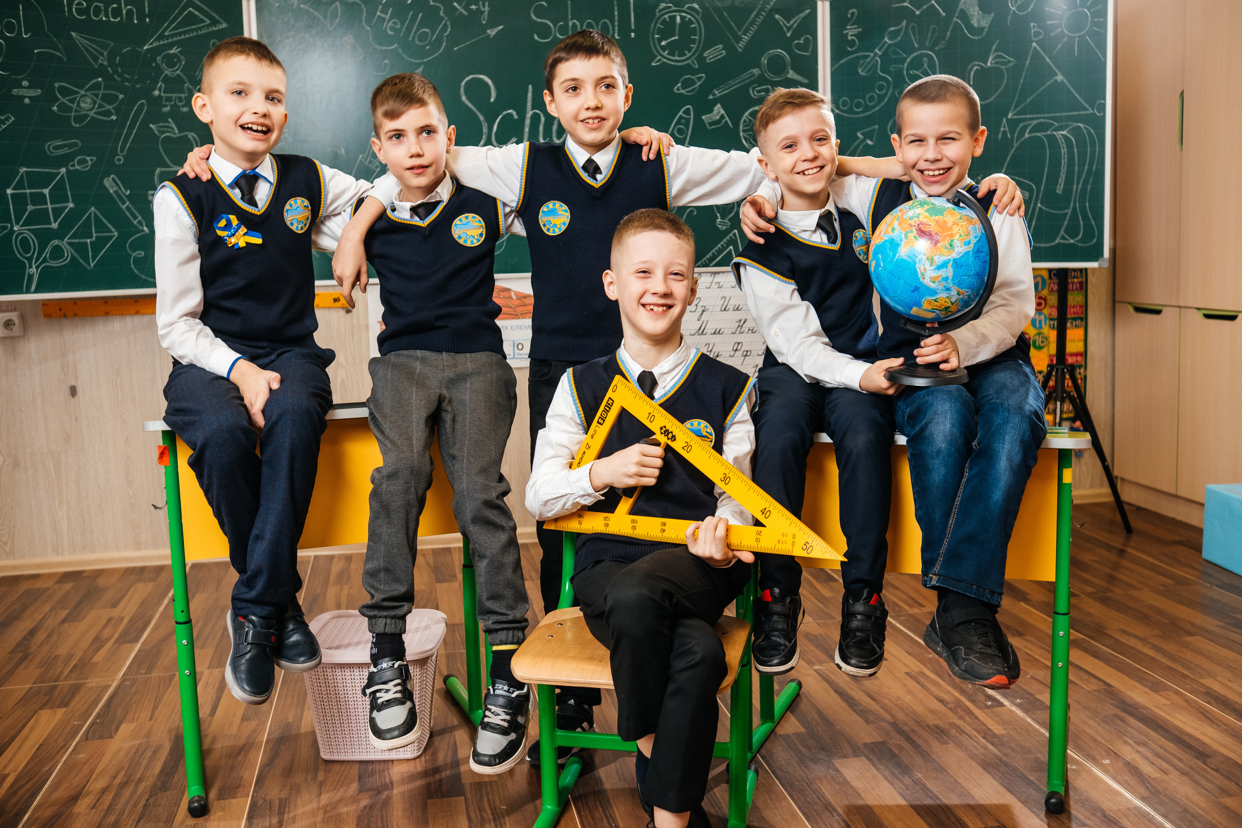 Альбом ЕКОНОМ. Випускні альбоми SCHOOL PHOTO BOOK