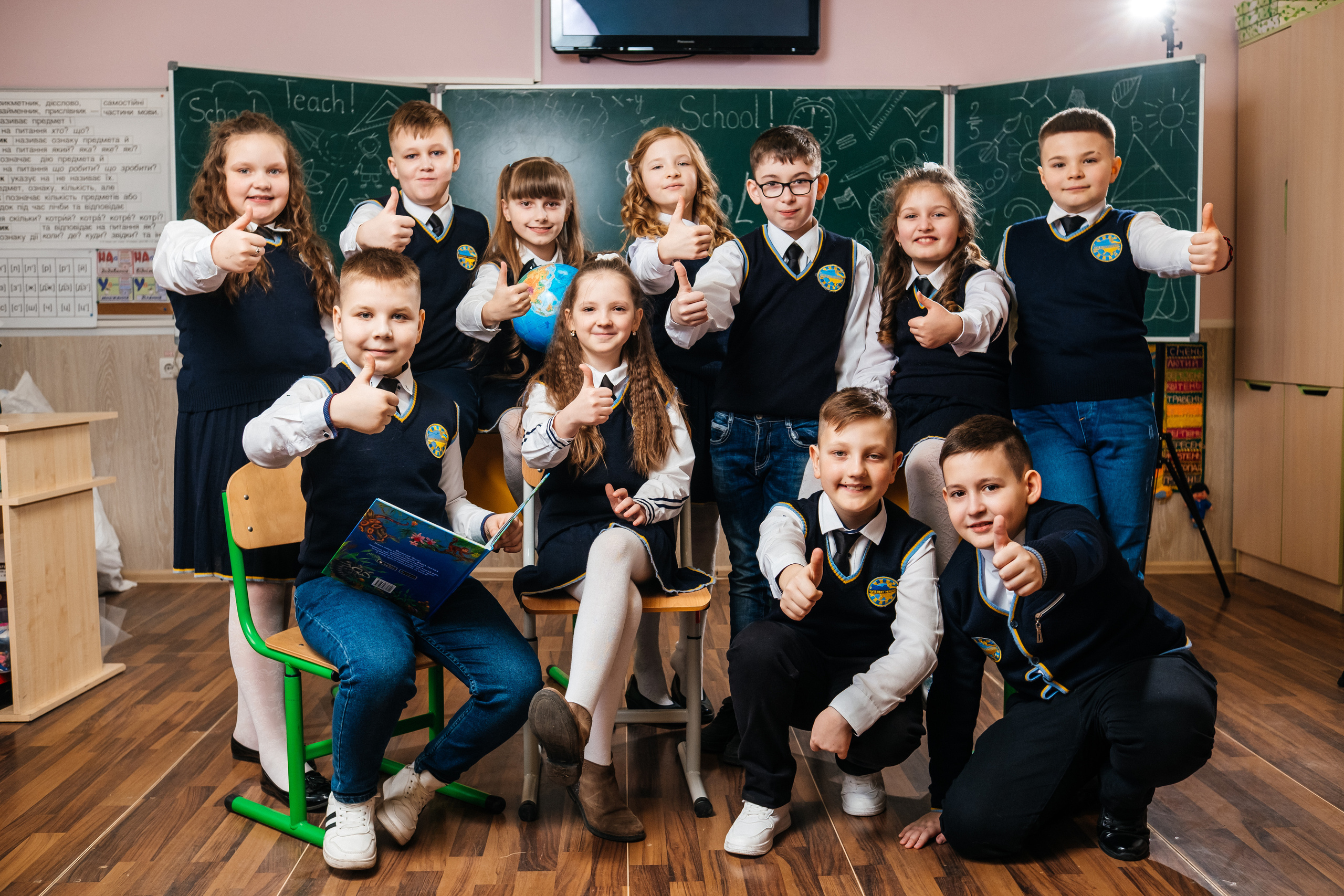 Альбом ЕКОНОМ. Випускні альбоми SCHOOL PHOTO BOOK