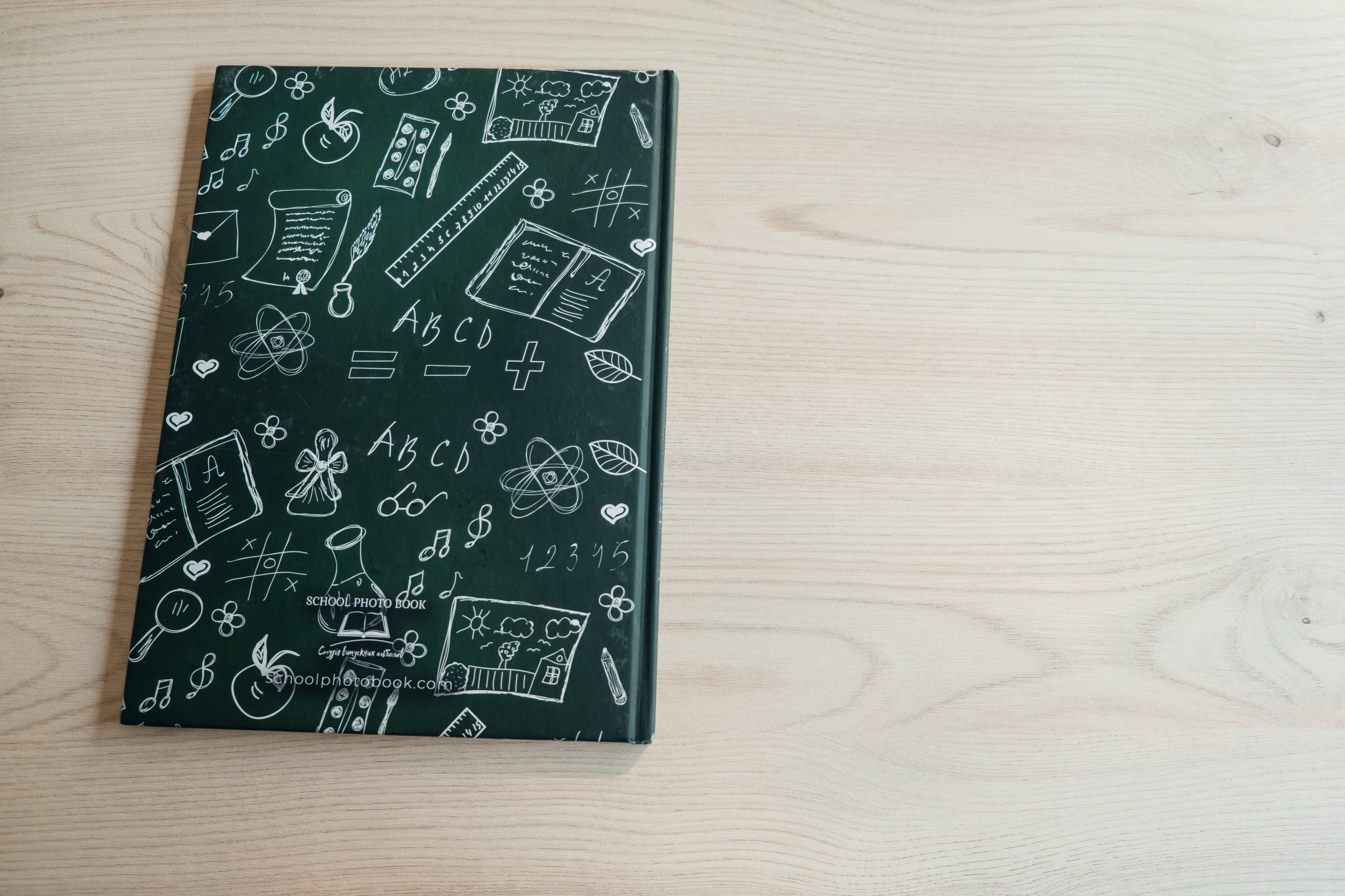 Альбом ЕКОНОМ. Випускні альбоми SCHOOL PHOTO BOOK