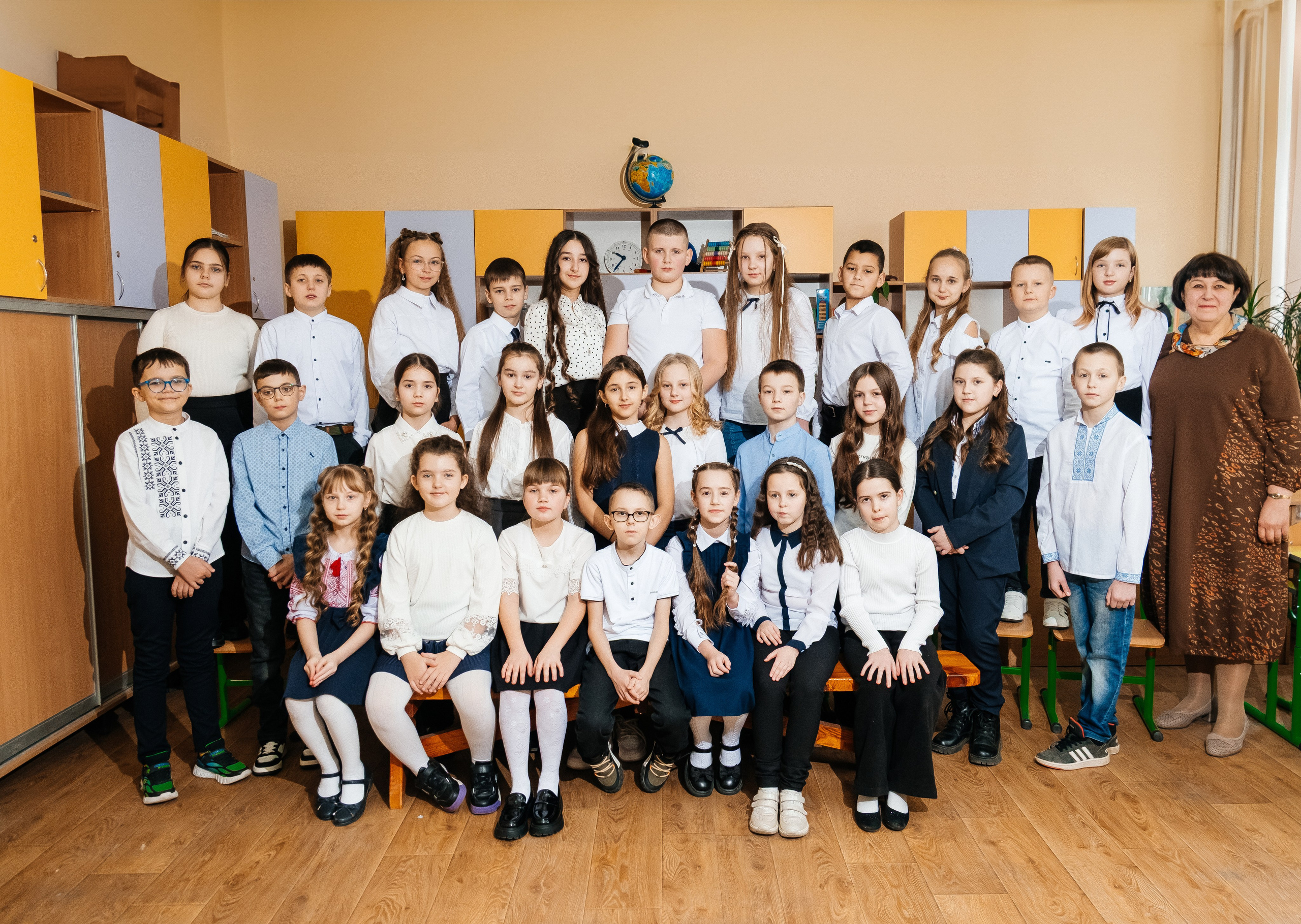 Альбом ЕКОНОМ. Випускні альбоми SCHOOL PHOTO BOOK