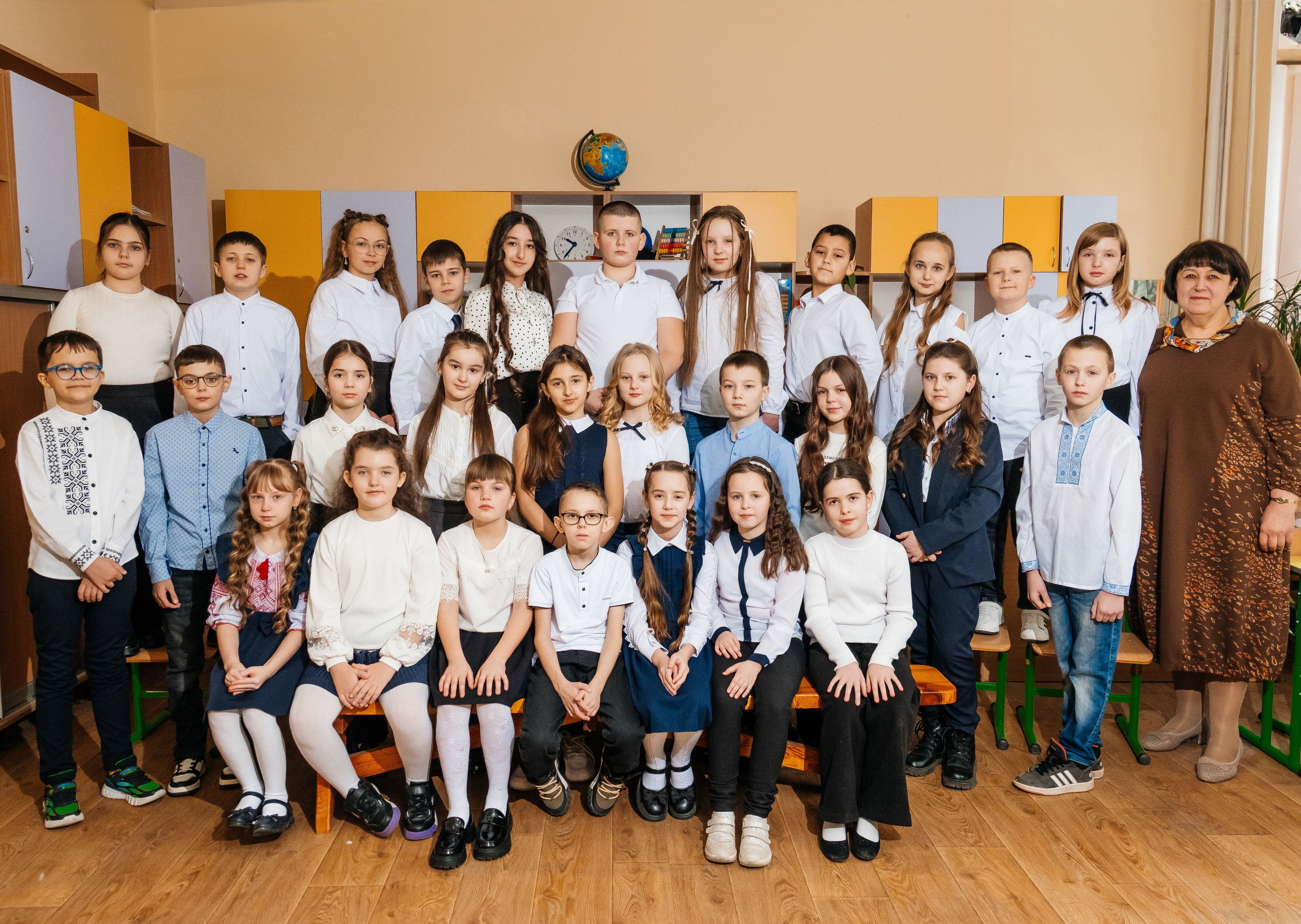 Альбом ЕКОНОМ. Випускні альбоми SCHOOL PHOTO BOOK