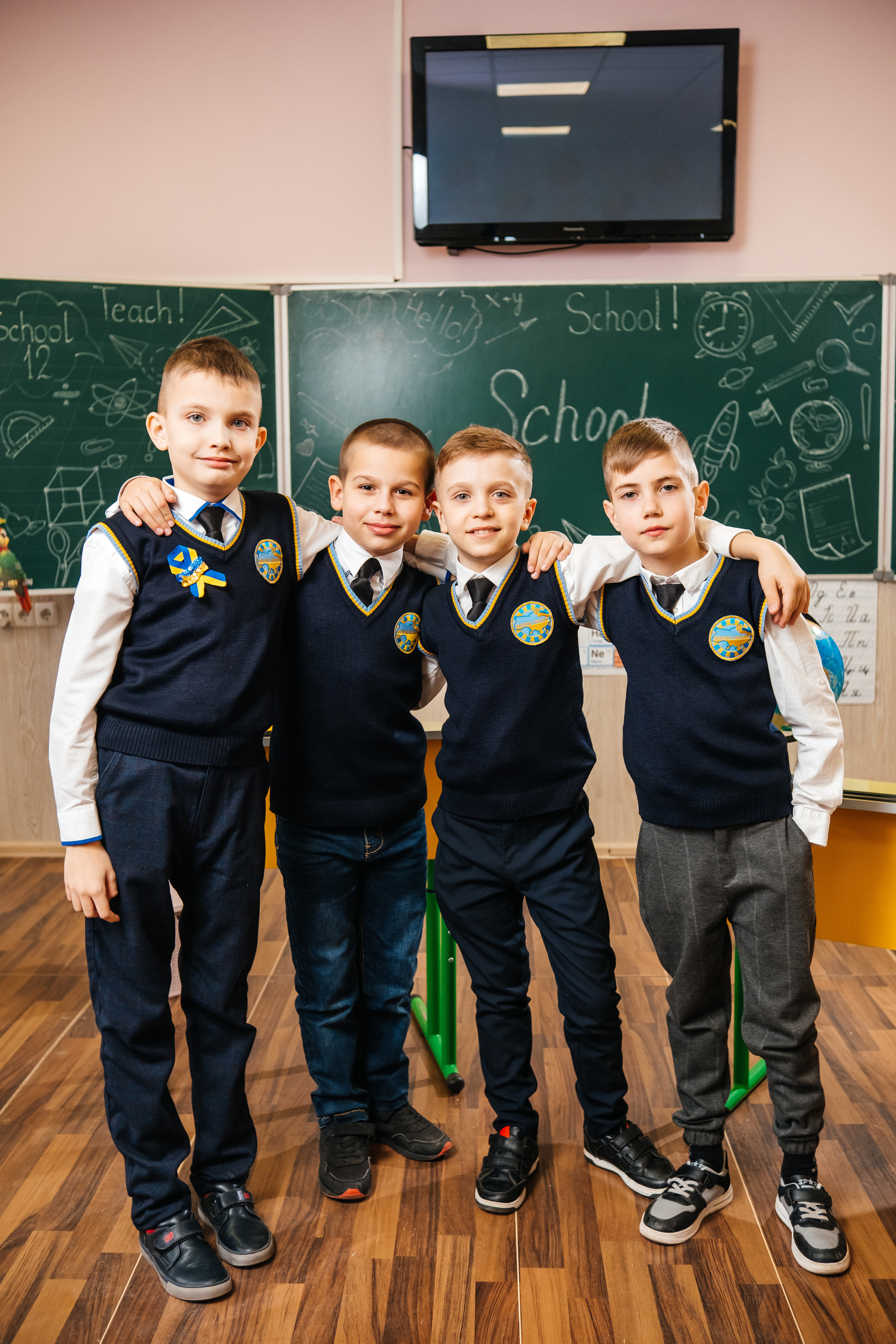 Альбом ЕКОНОМ. Випускні альбоми SCHOOL PHOTO BOOK