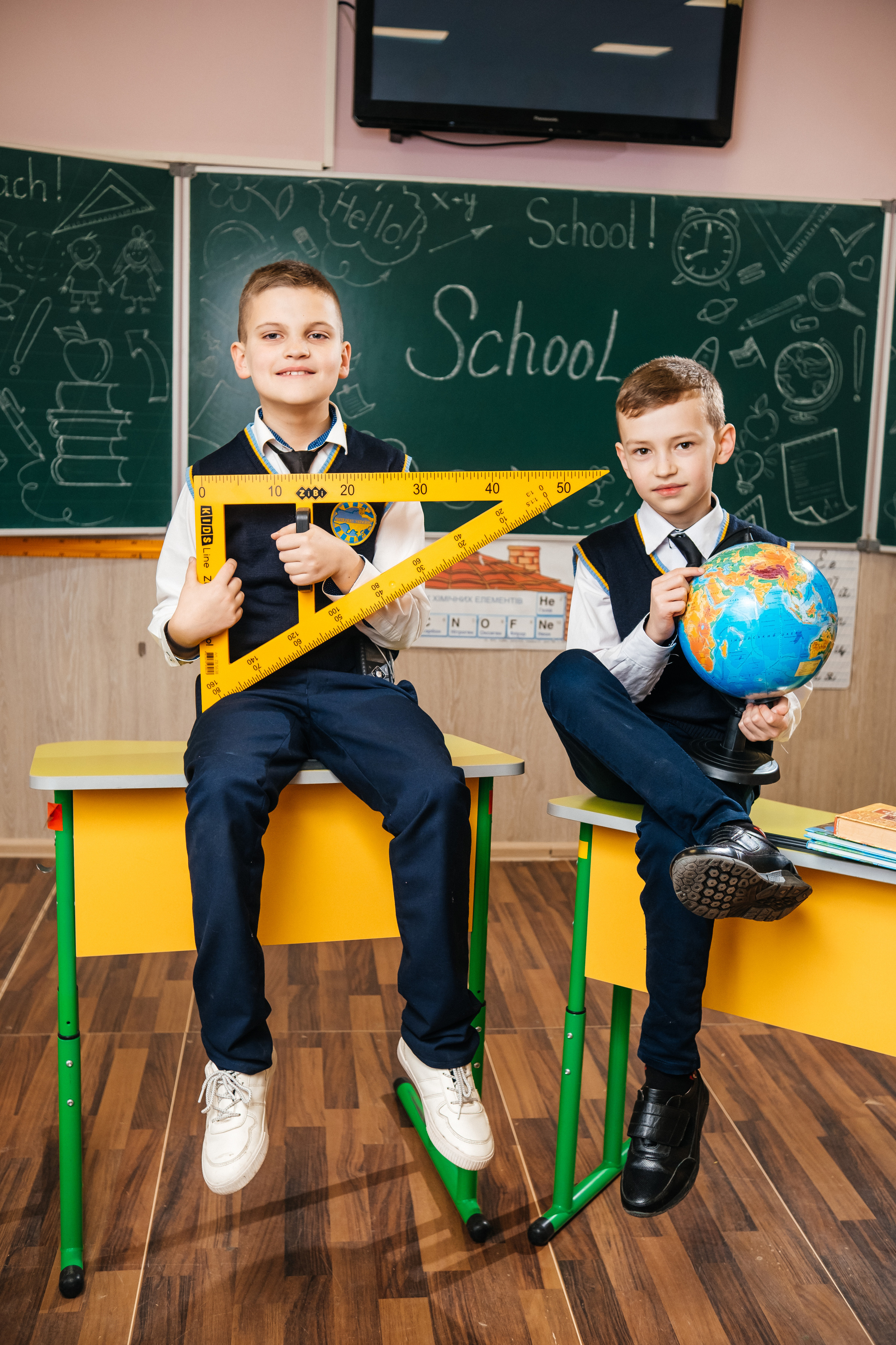 Альбом ЕКОНОМ. Випускні альбоми SCHOOL PHOTO BOOK