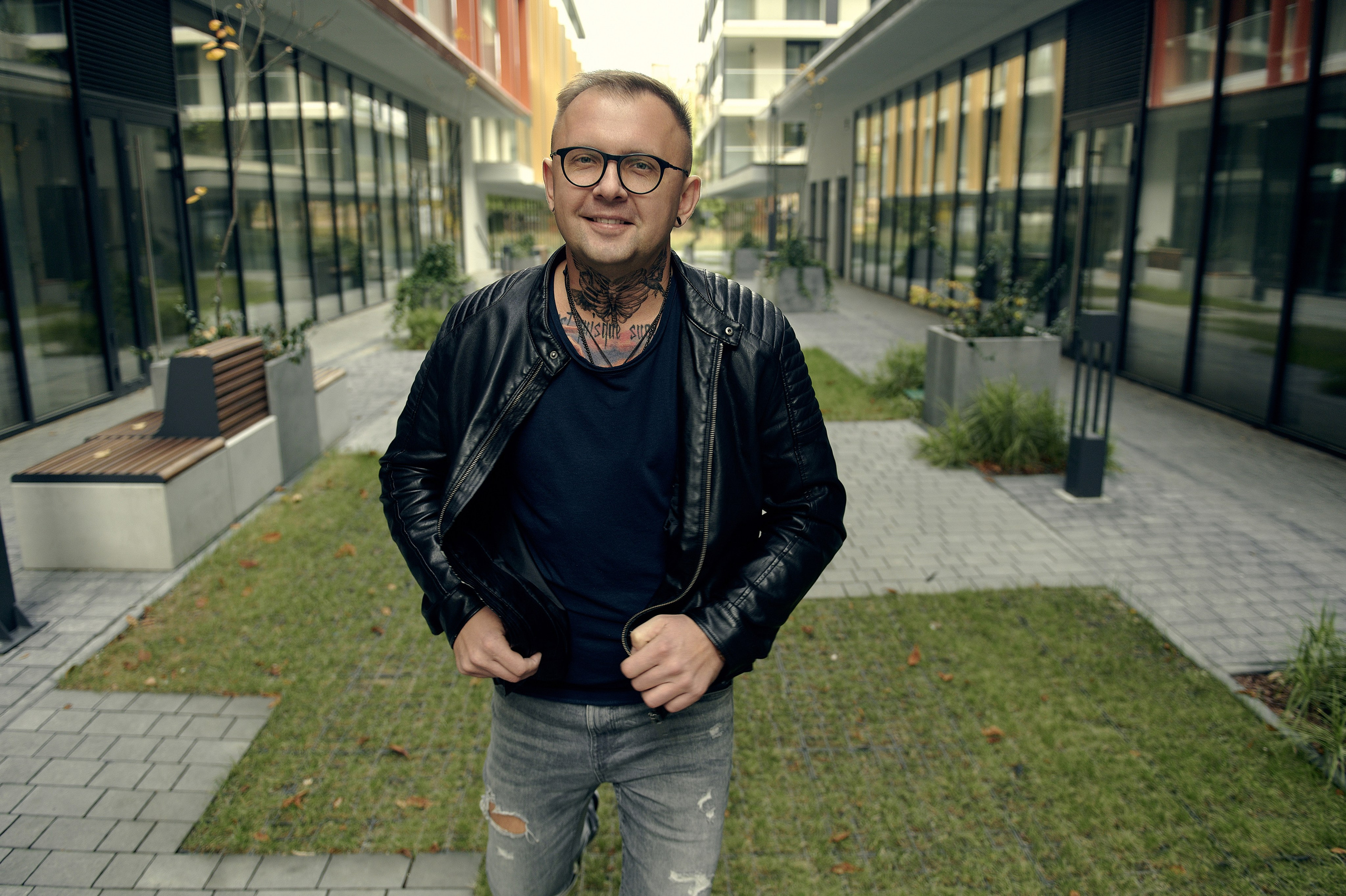 Zdjęcie z dynamiczną pozą – ruch w kadrze