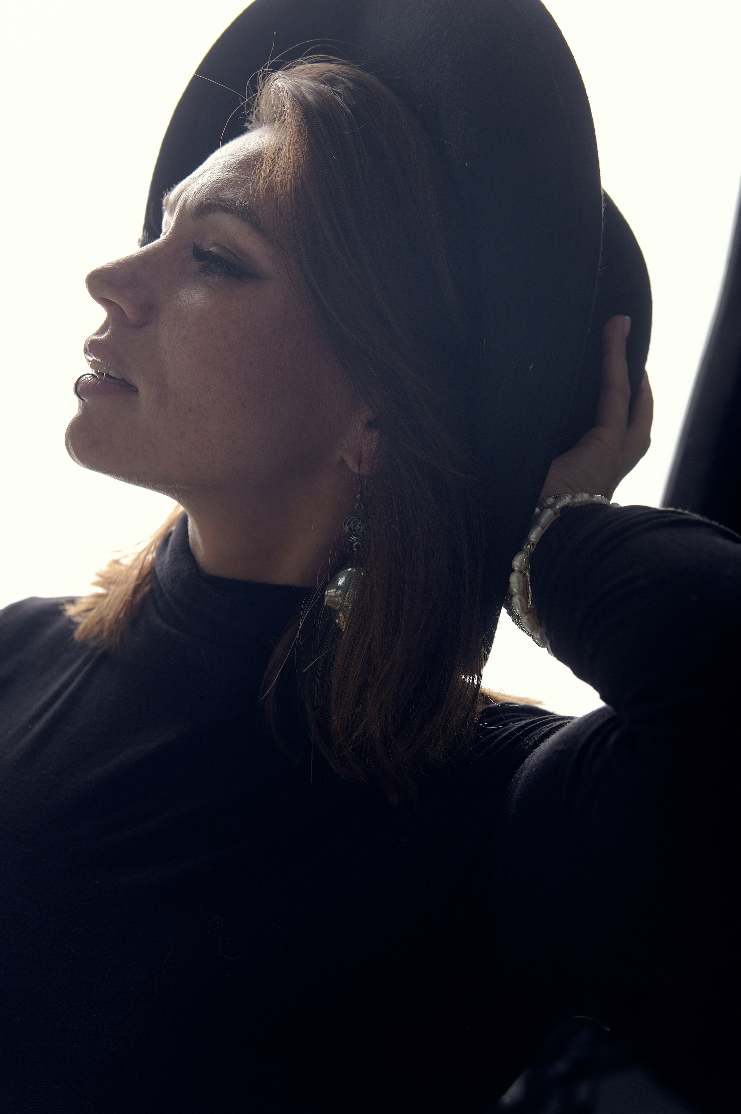 Kobiecy portret w kapeluszu