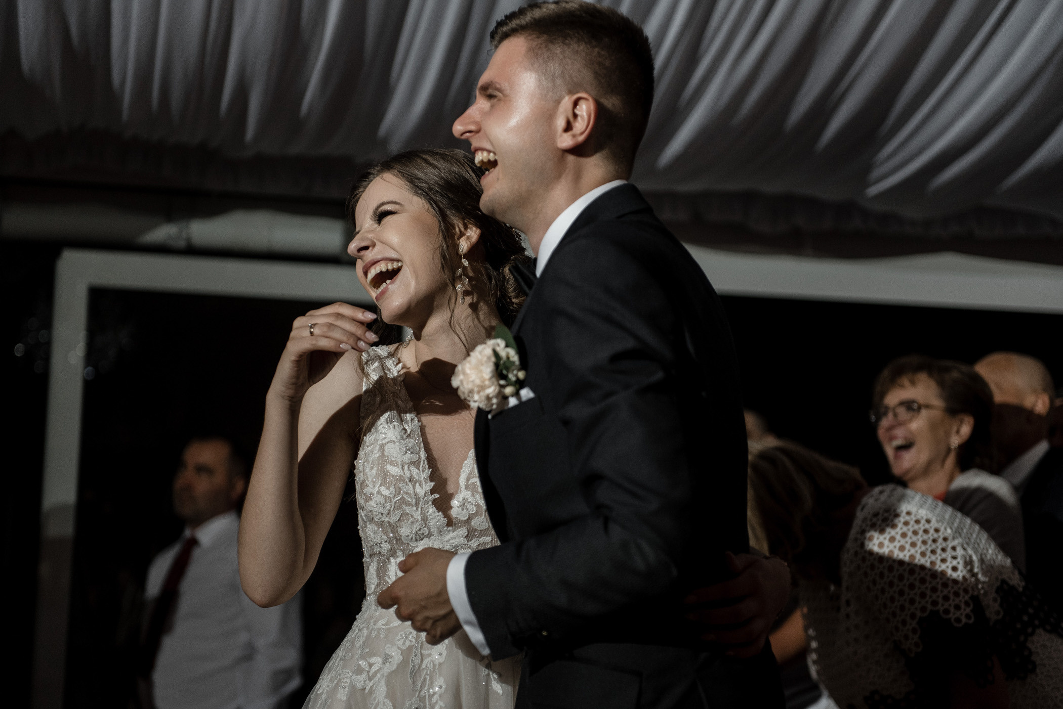 Namiot, emocje, rodzina, przyjaciele. NK Picture - Fotograf Lublin, Warszawa