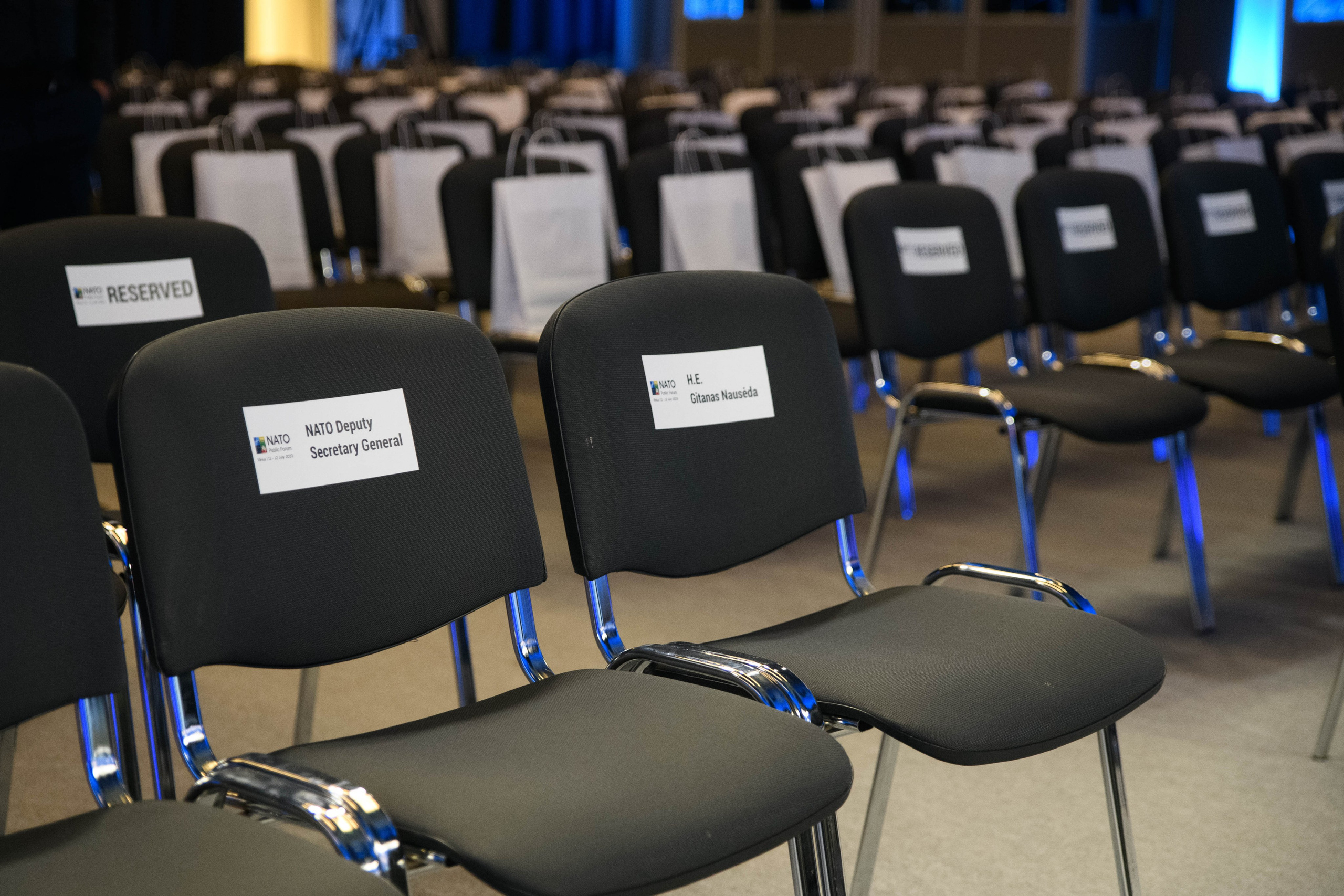 NATO viršūnių susitikimo užkulisiai Vilniuje. Fotografas — Aleksandras Savickis